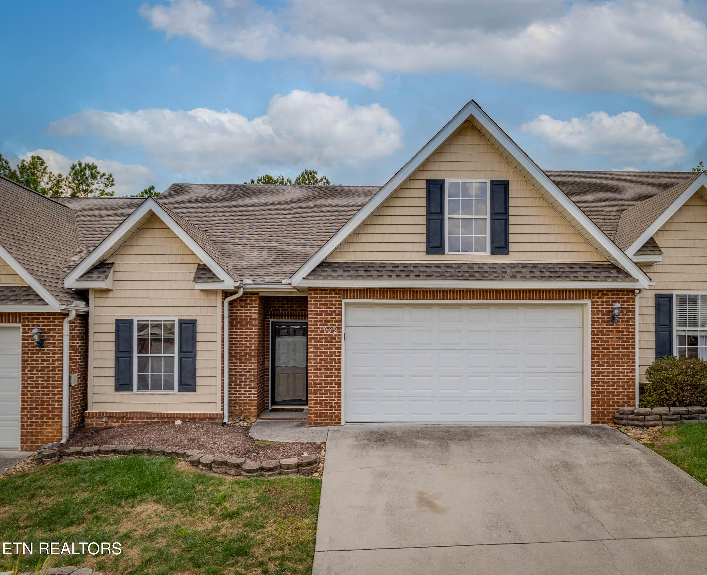 7032 Pemmbrooke Shire Lane Knoxville TN 37909