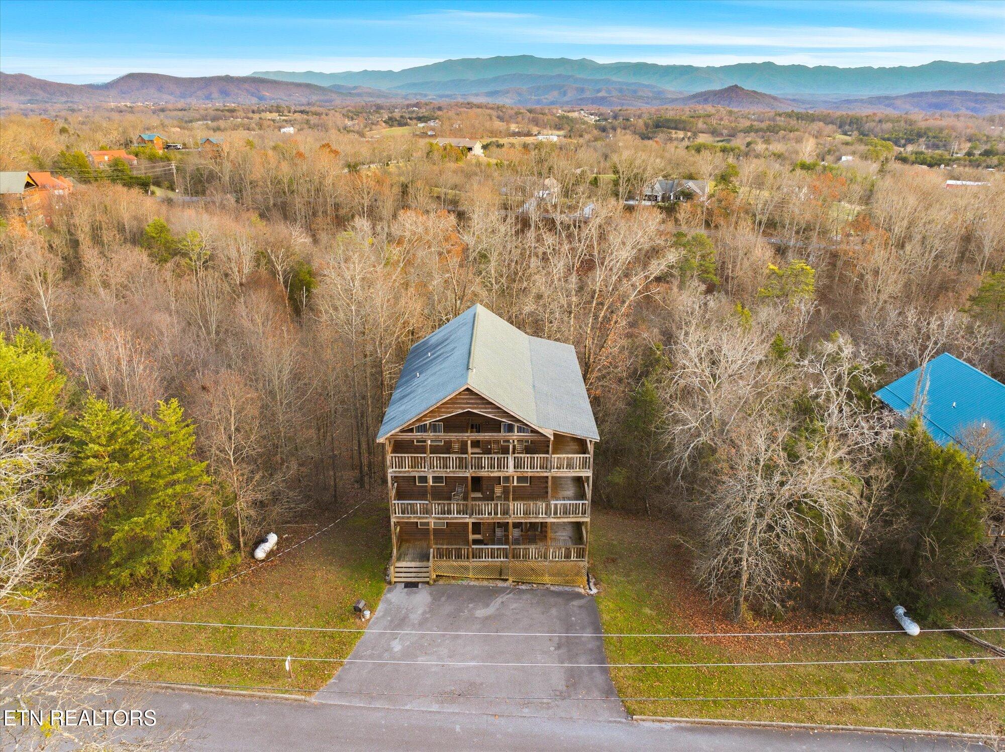 2022 Oakmont Drive Sevierville TN 37876