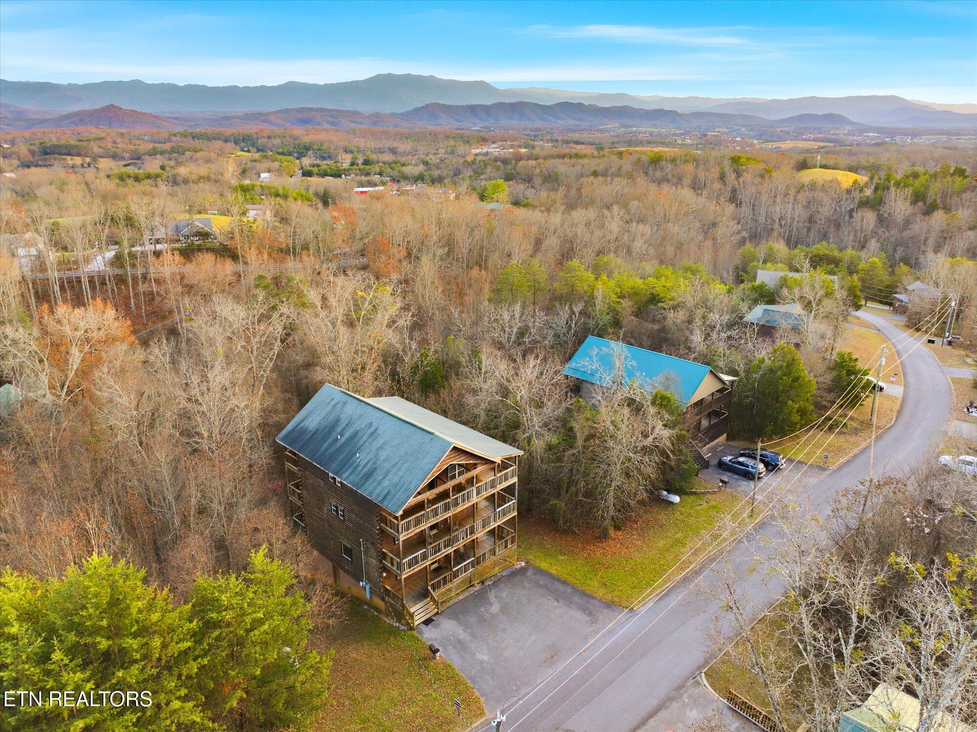 2022 Oakmont Drive Sevierville TN 37876