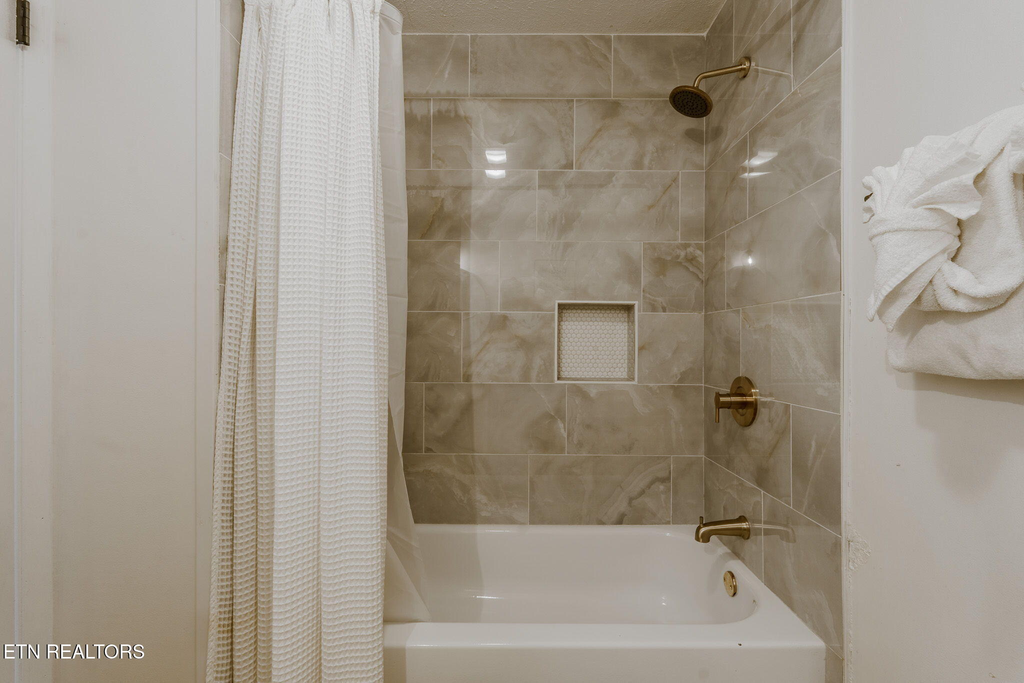 3039 Lona Drive Sevierville TN 37862