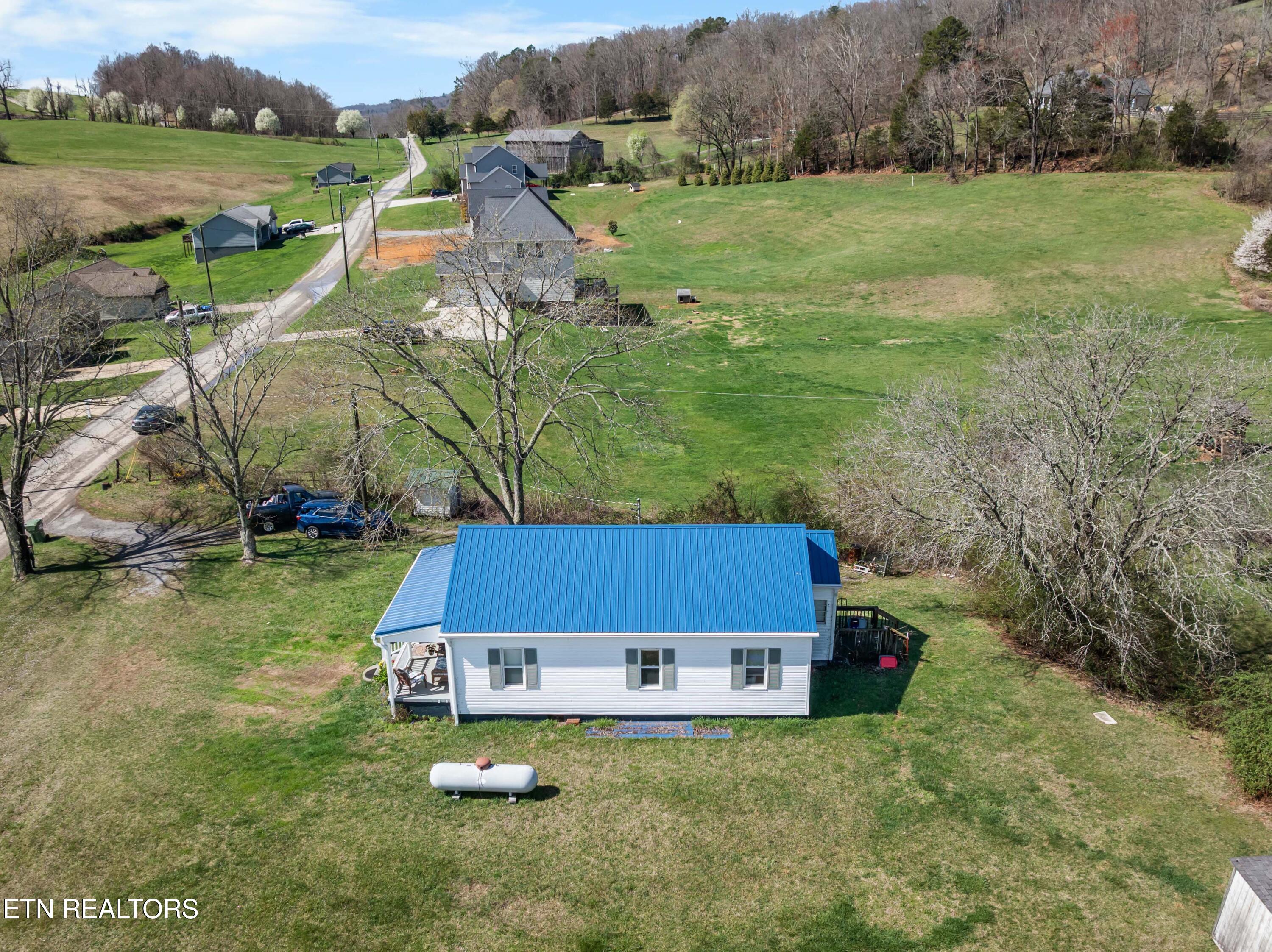 385 Hubbs Grove Road Maynardville TN 37807