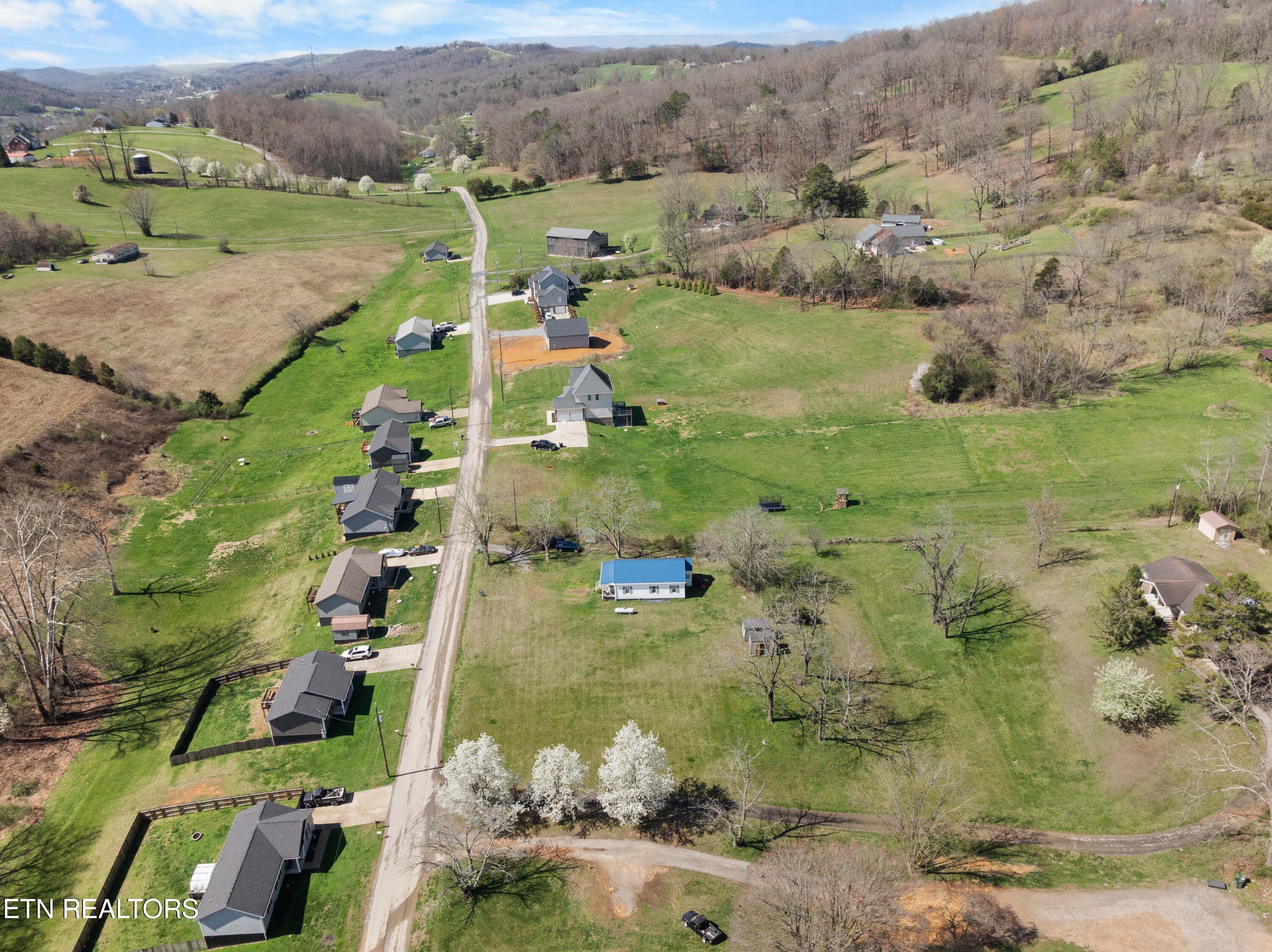 385 Hubbs Grove Road Maynardville TN 37807