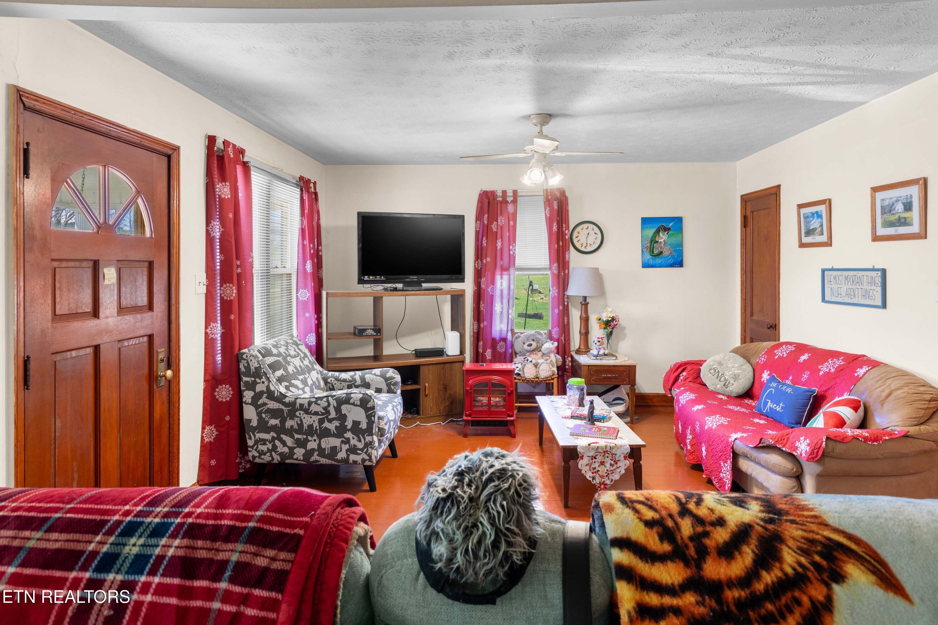 385 Hubbs Grove Road Maynardville TN 37807