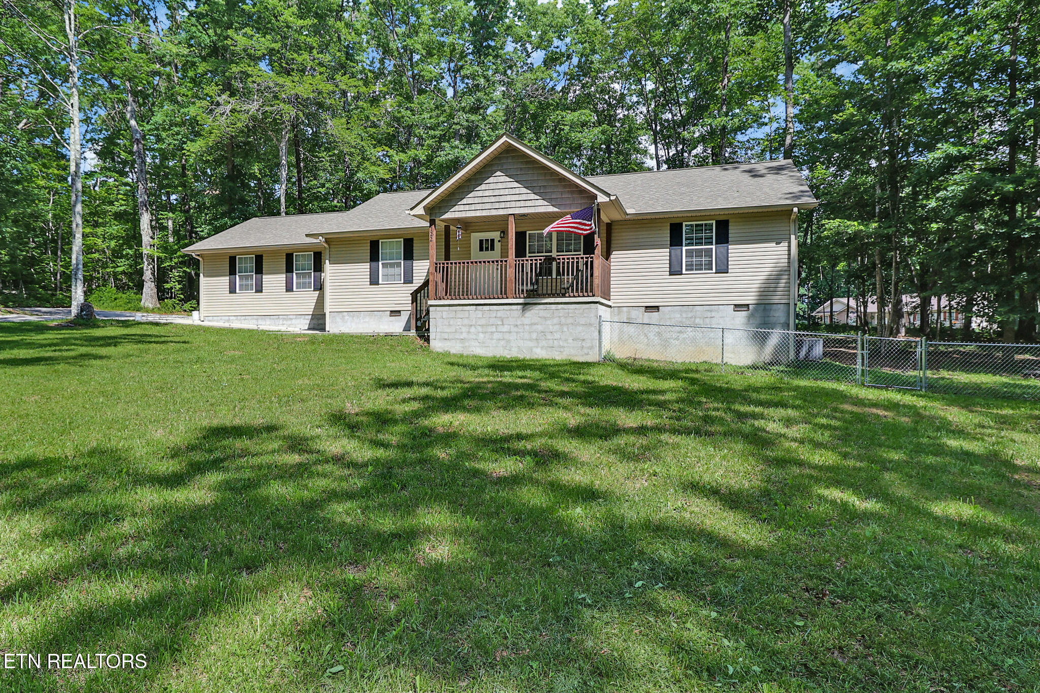 122 Jay Loop Jamestown TN 38556