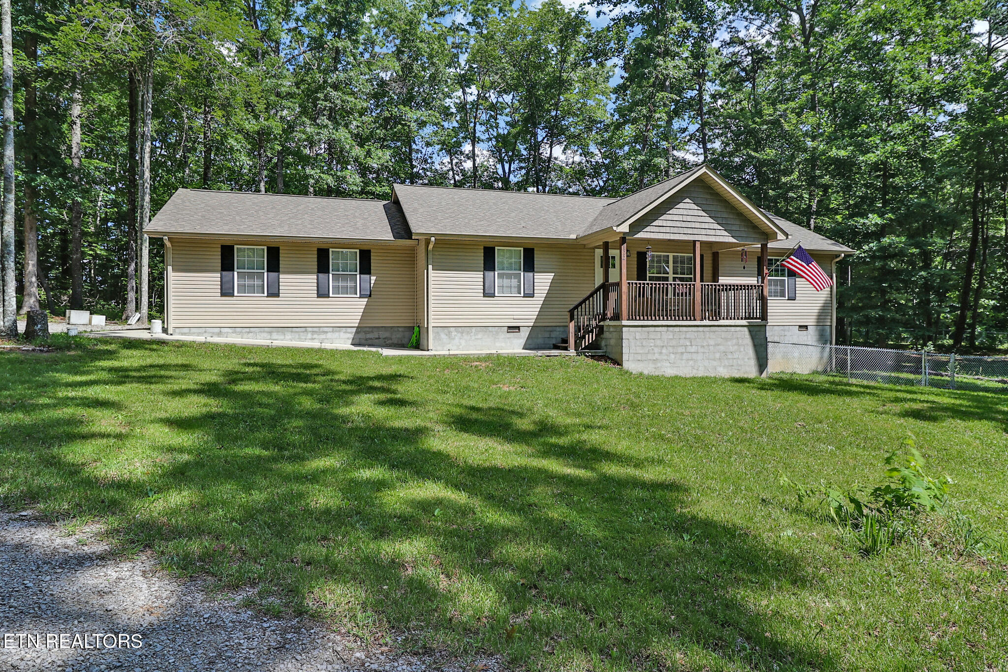 122 Jay Loop Jamestown TN 38556