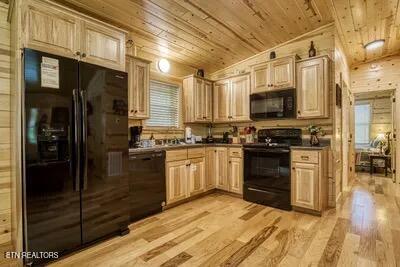 1140 Pinyon Circle Pigeon Forge TN 37863