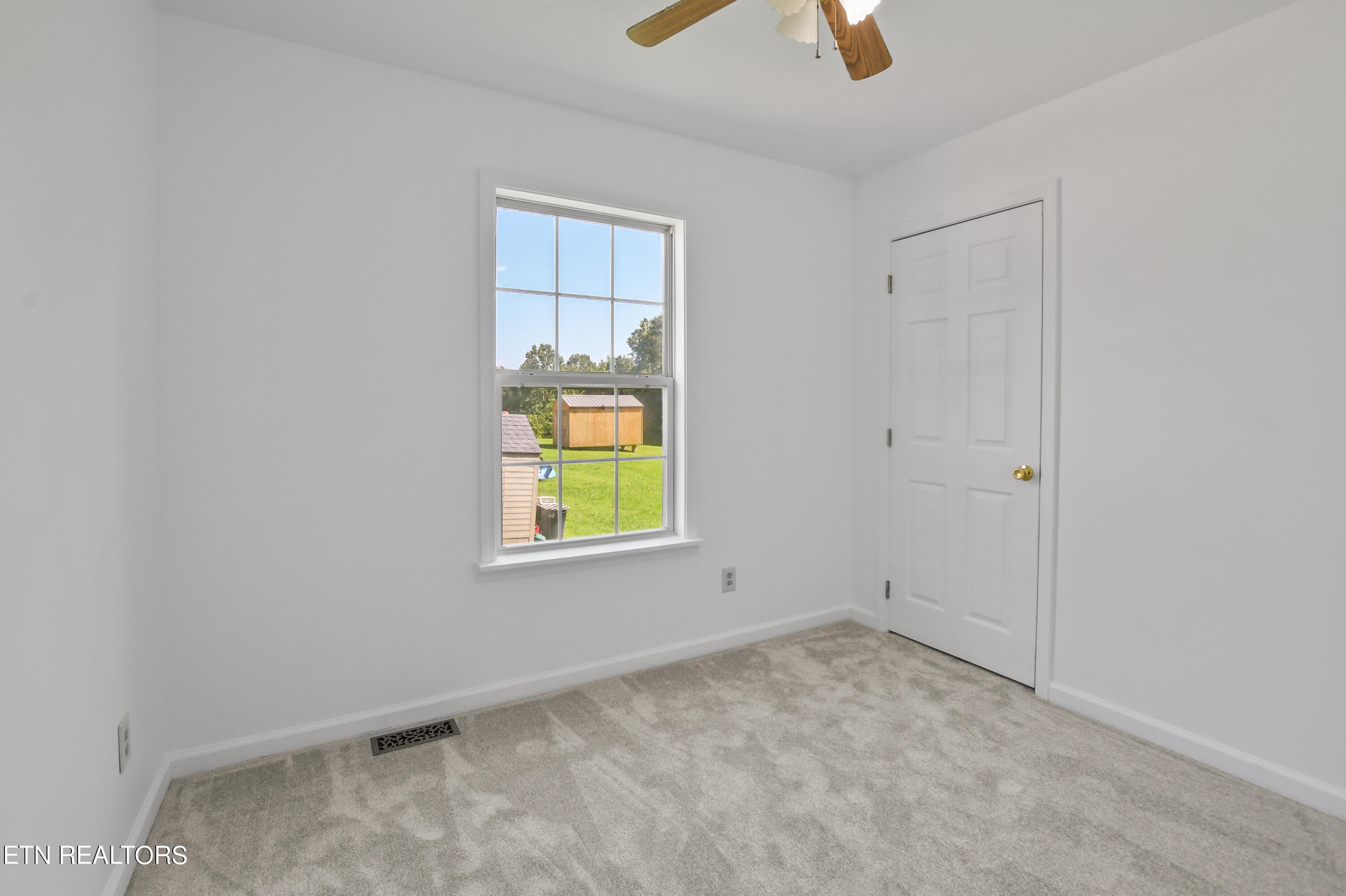 120 Regan Lane Lane Lafollette TN 37766
