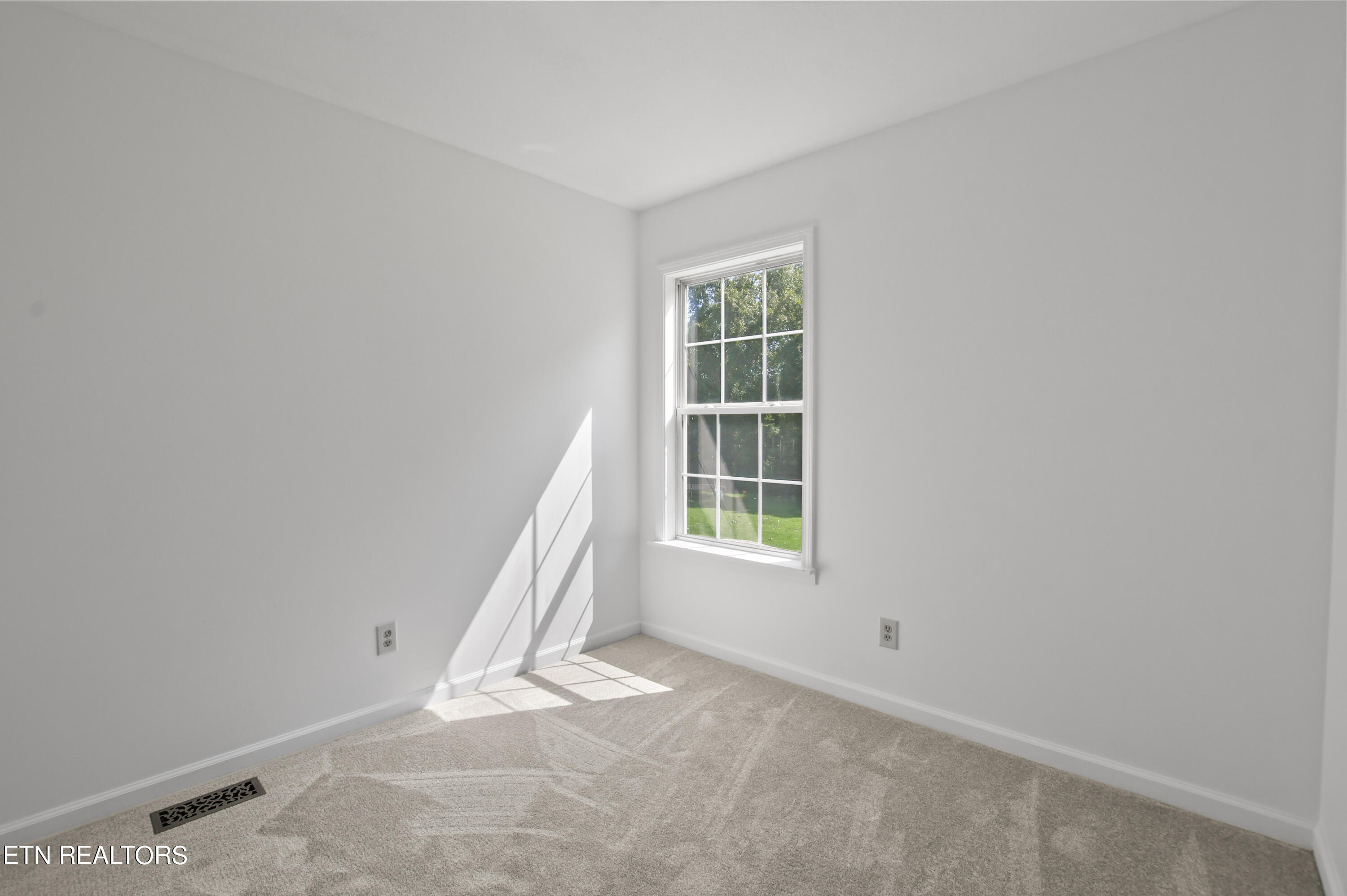 120 Regan Lane Lane Lafollette TN 37766