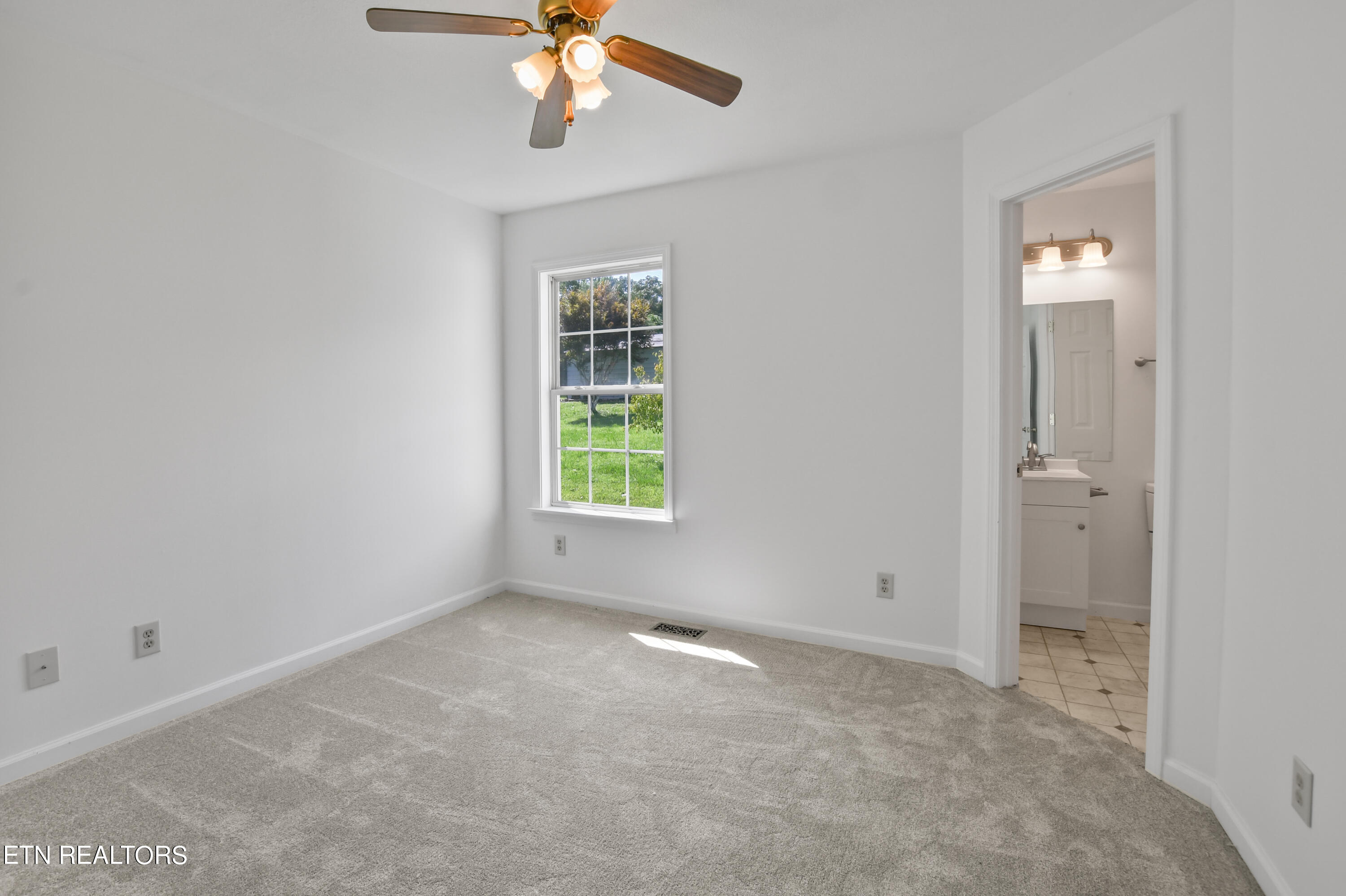 120 Regan Lane Lane Lafollette TN 37766