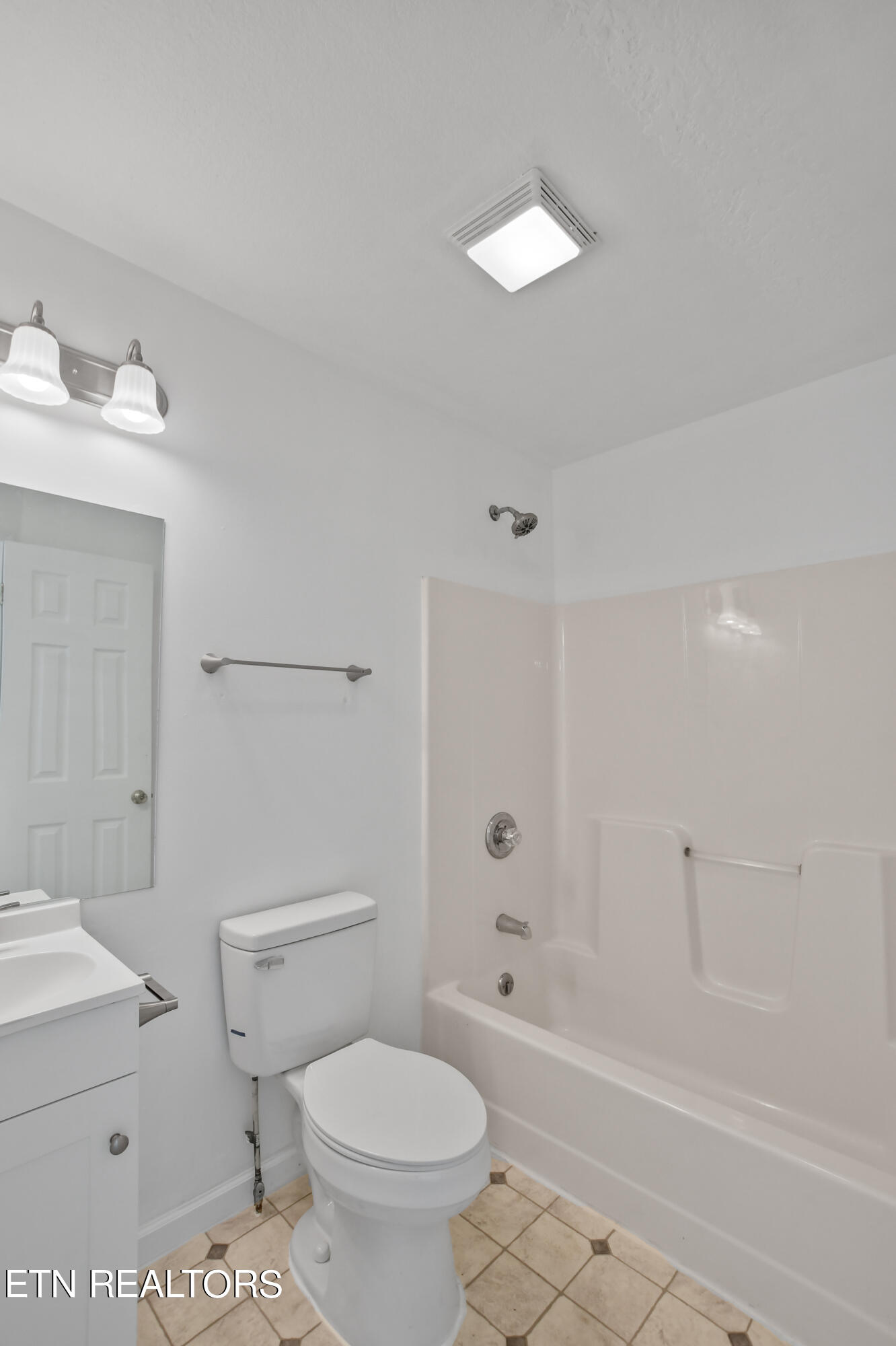 120 Regan Lane Lane Lafollette TN 37766