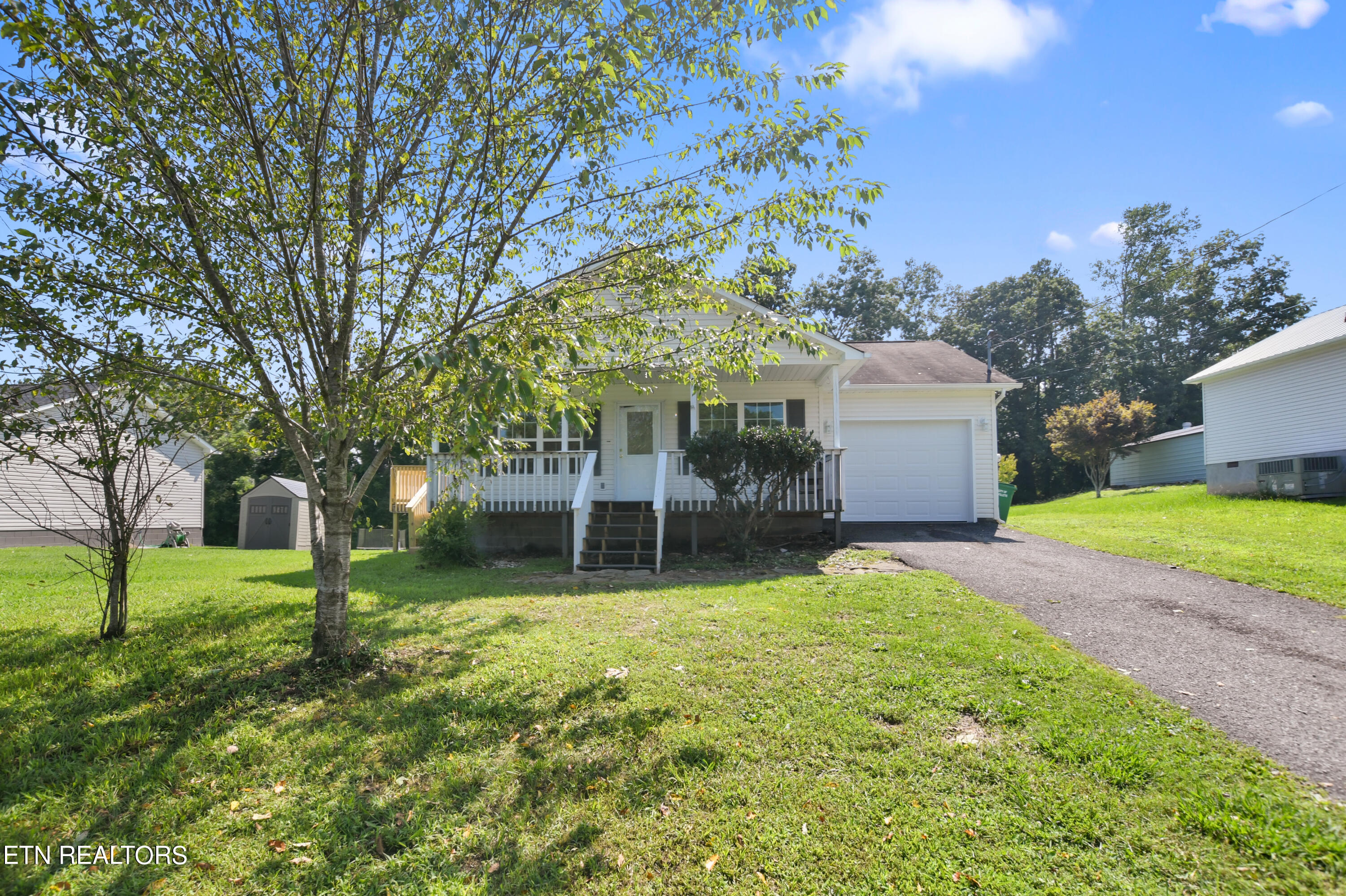 120 Regan Lane Lane Lafollette TN 37766