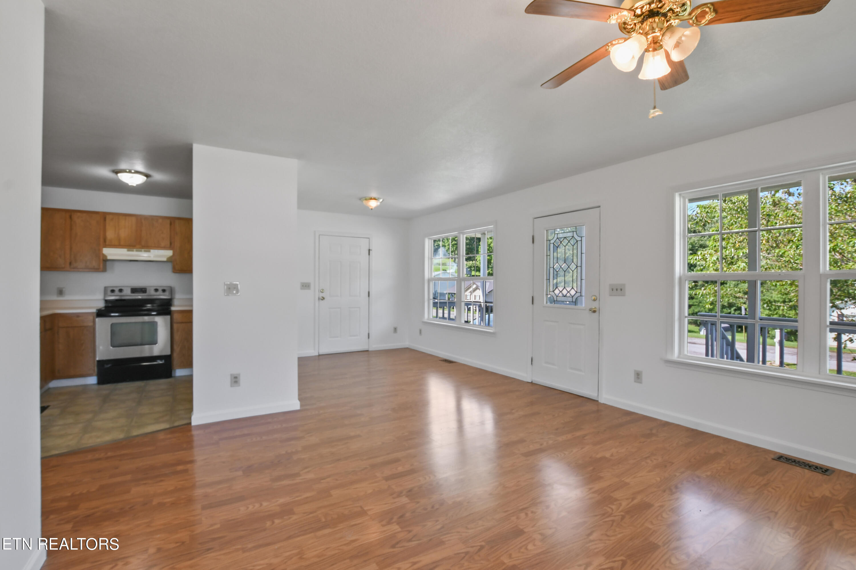120 Regan Lane Lane Lafollette TN 37766