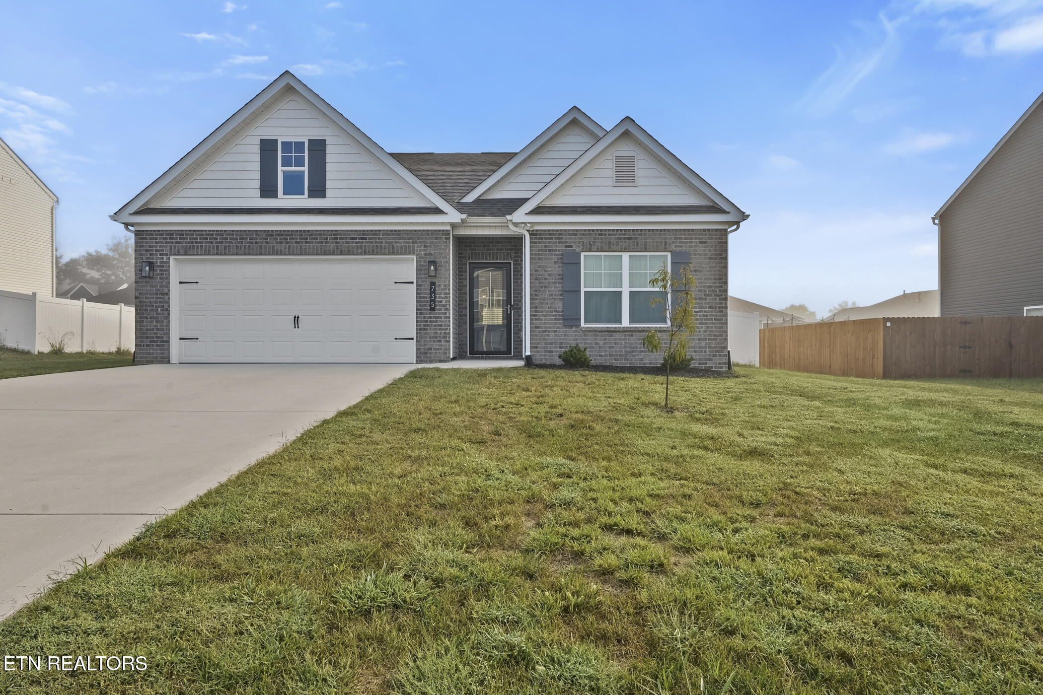 735 Saulsbury Lane Clinton TN 37716