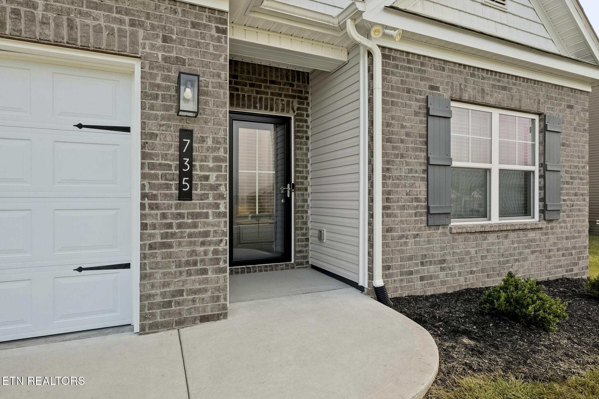735 Saulsbury Lane Clinton TN 37716