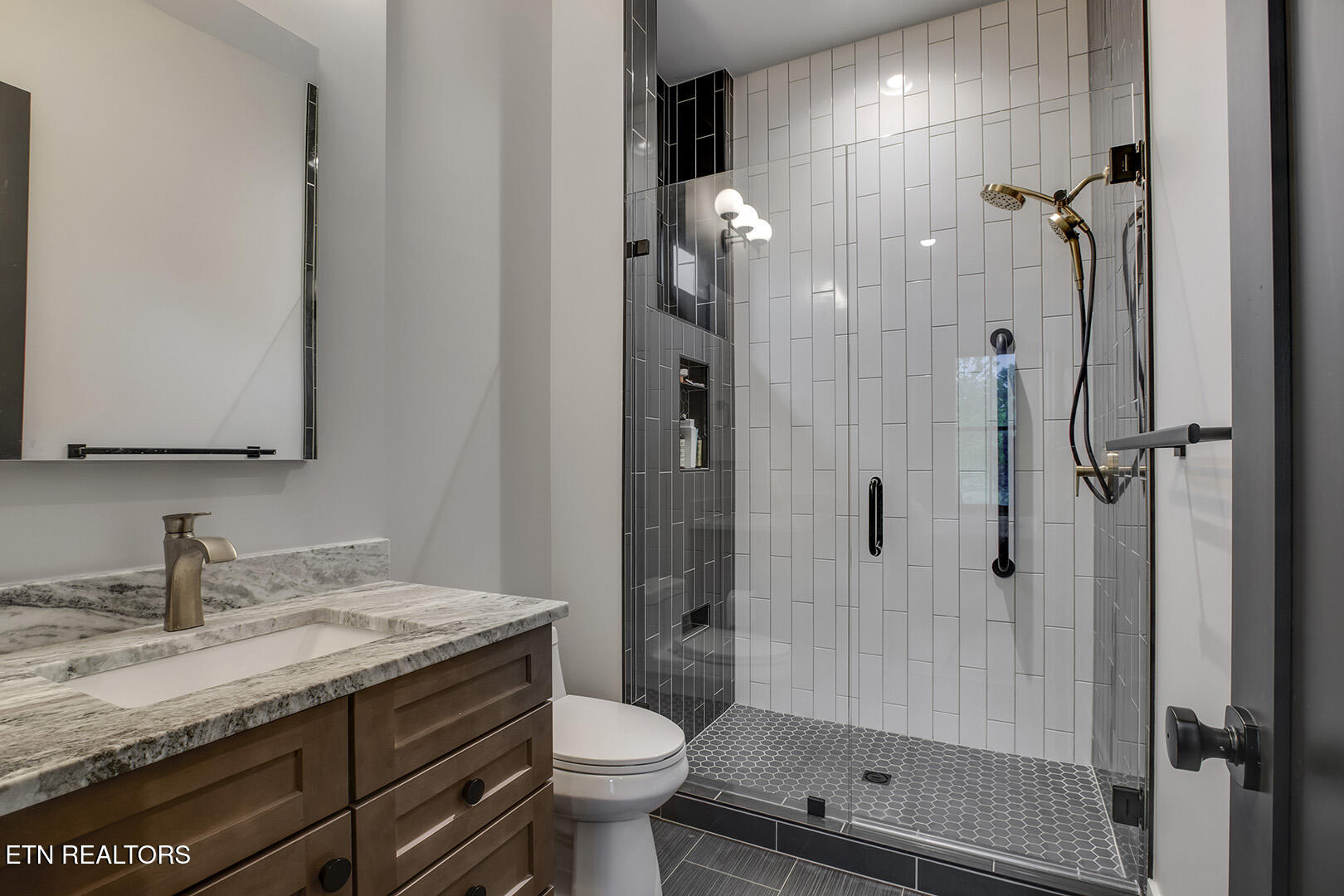 3851 Persimmon Ridge Loudon TN 37774