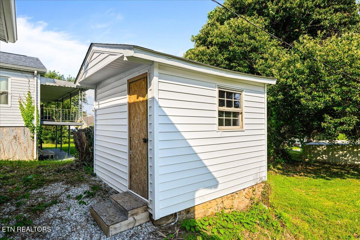 608 E Walden Street Lafollette TN 37766