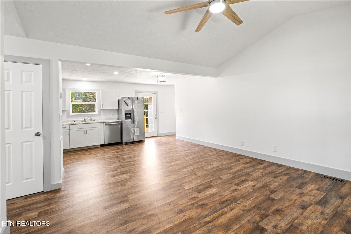 112 Margaret Lane Jacksboro TN 37757