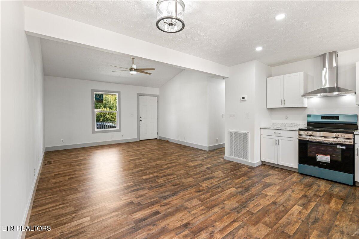 112 Margaret Lane Jacksboro TN 37757