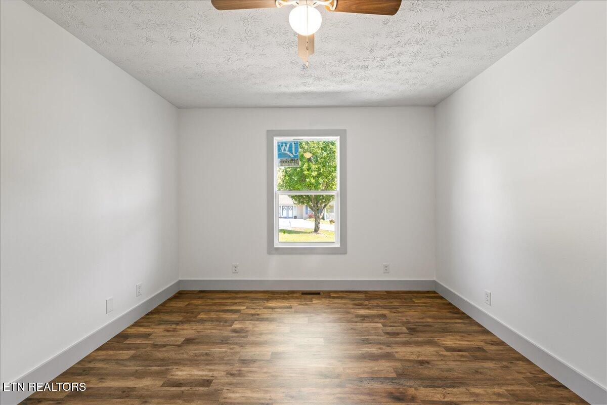 112 Margaret Lane Jacksboro TN 37757