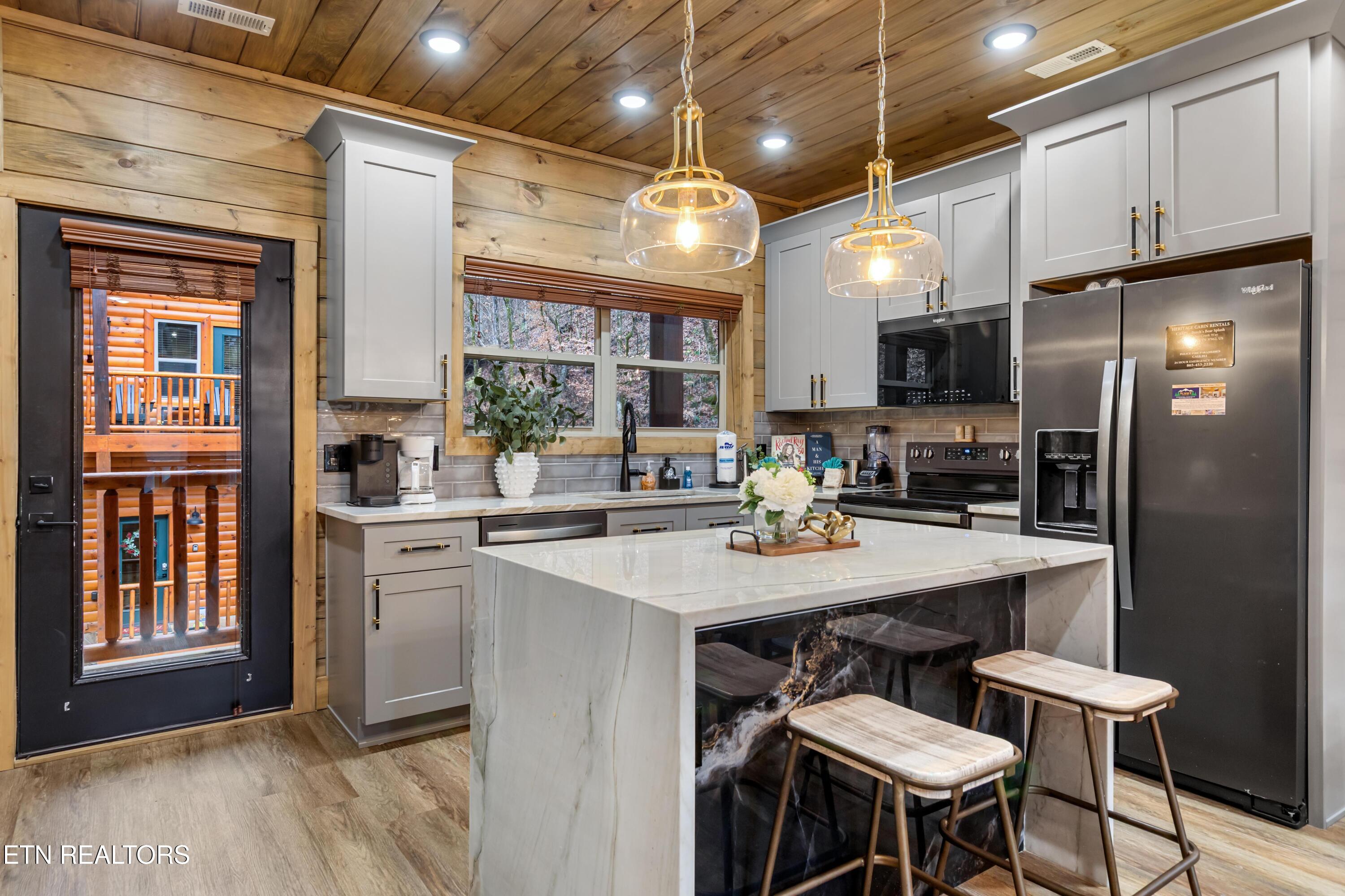 2119 Valley Creek Way Pigeon Forge TN 37862