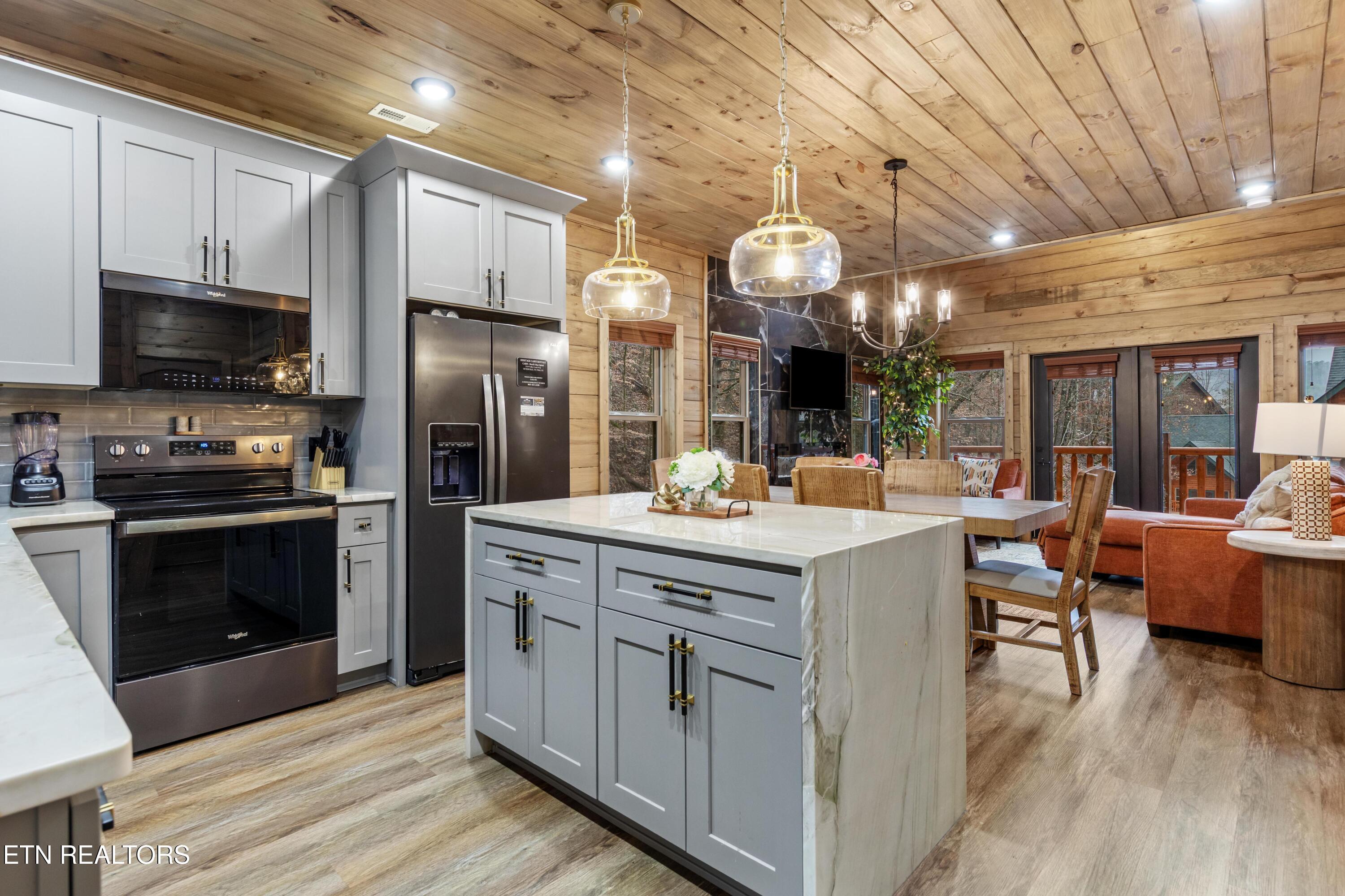 2119 Valley Creek Way Pigeon Forge TN 37862