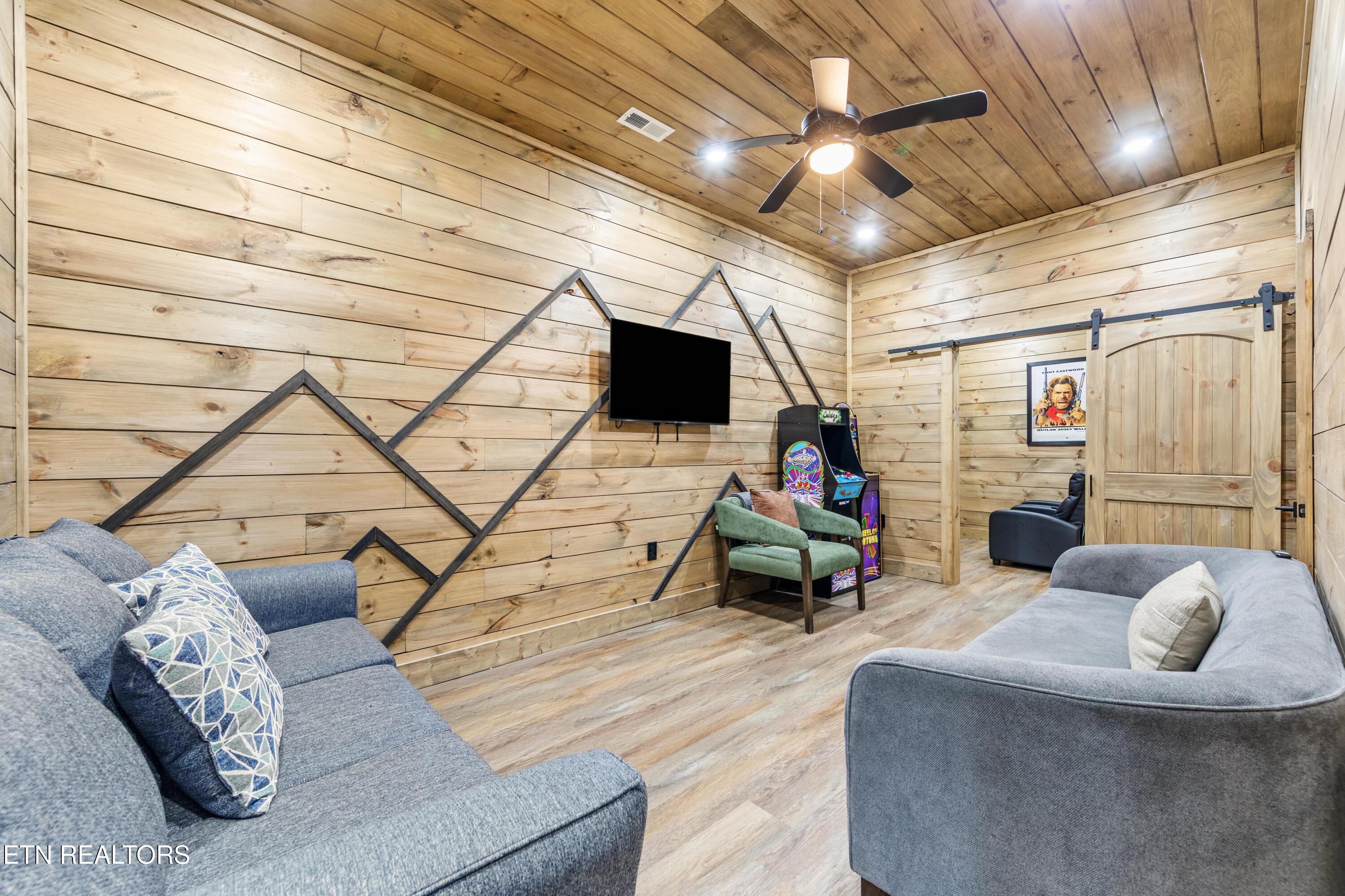 2119 Valley Creek Way Pigeon Forge TN 37862