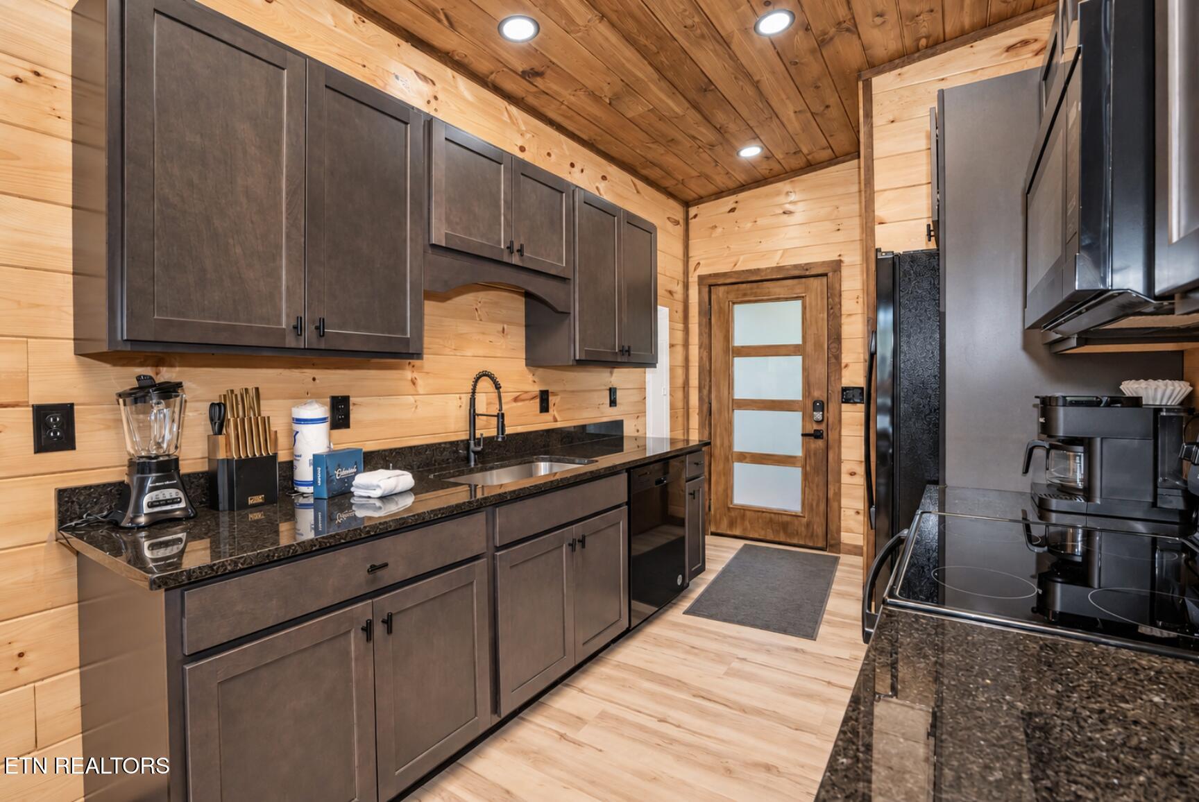 3009 Meadow View Road Sevierville TN 37862