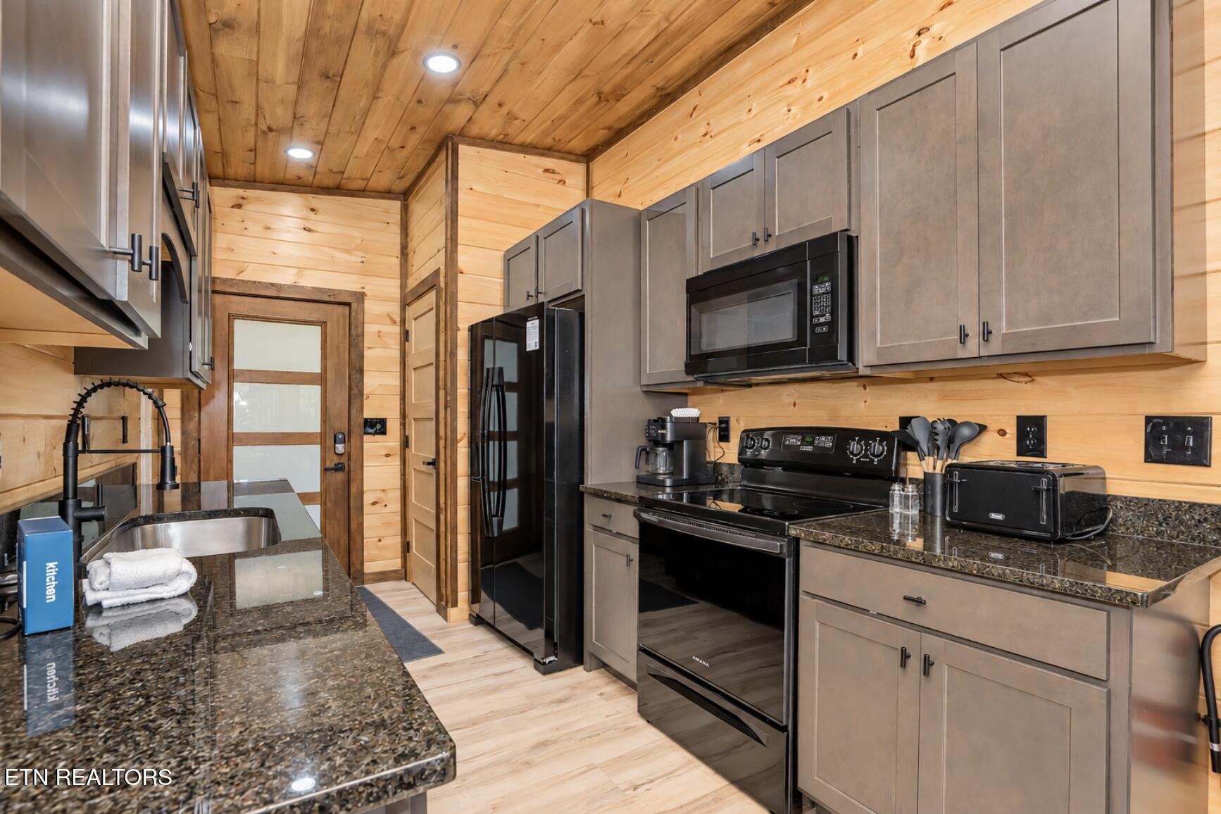 3009 Meadow View Road Sevierville TN 37862