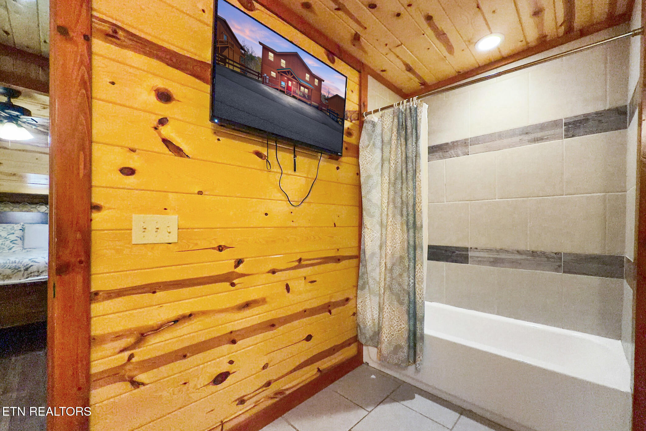 4359 Forest Ridge Way Pigeon Forge TN 37863