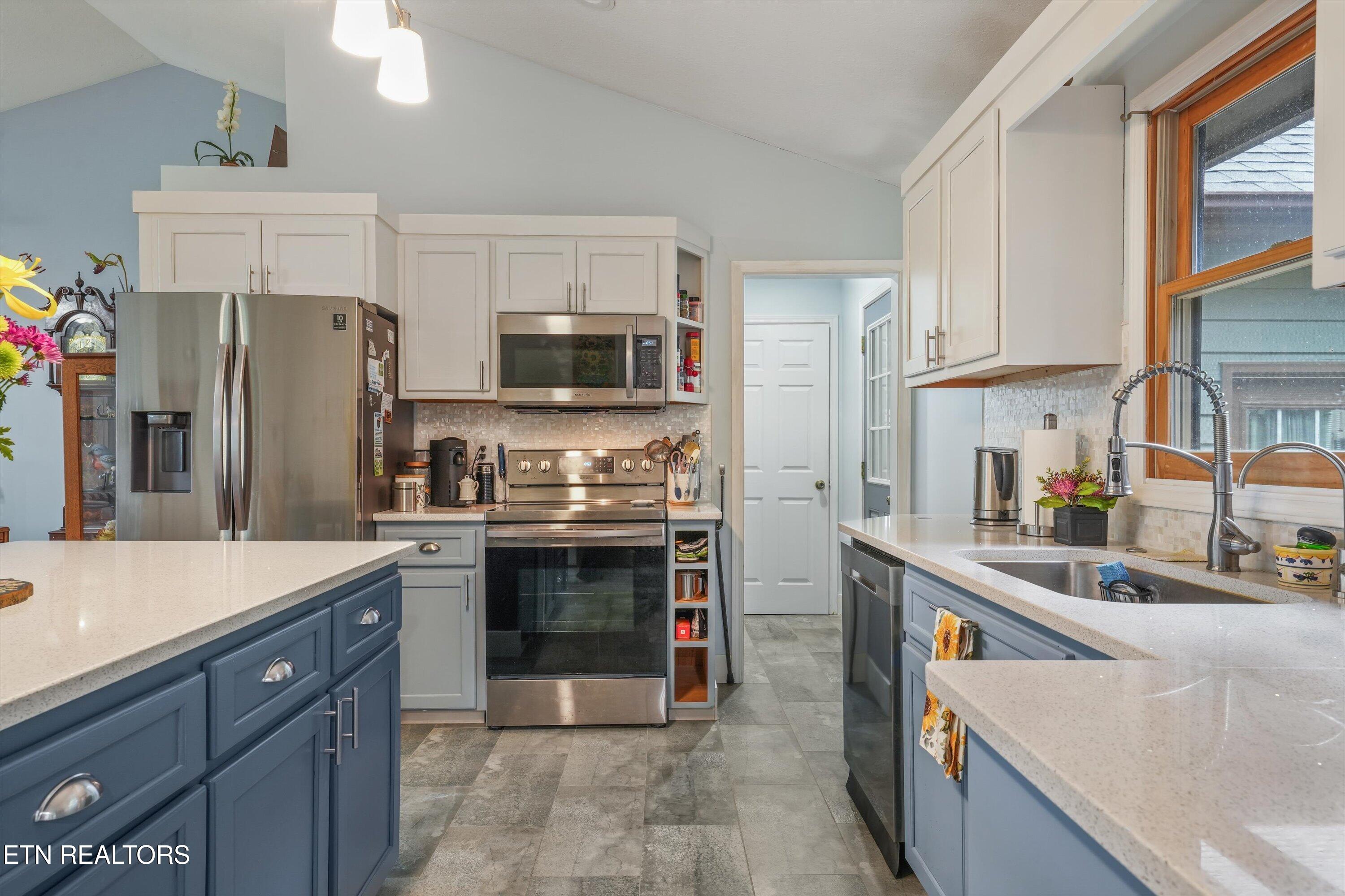 2939 Deep River Drive Sevierville TN 37876