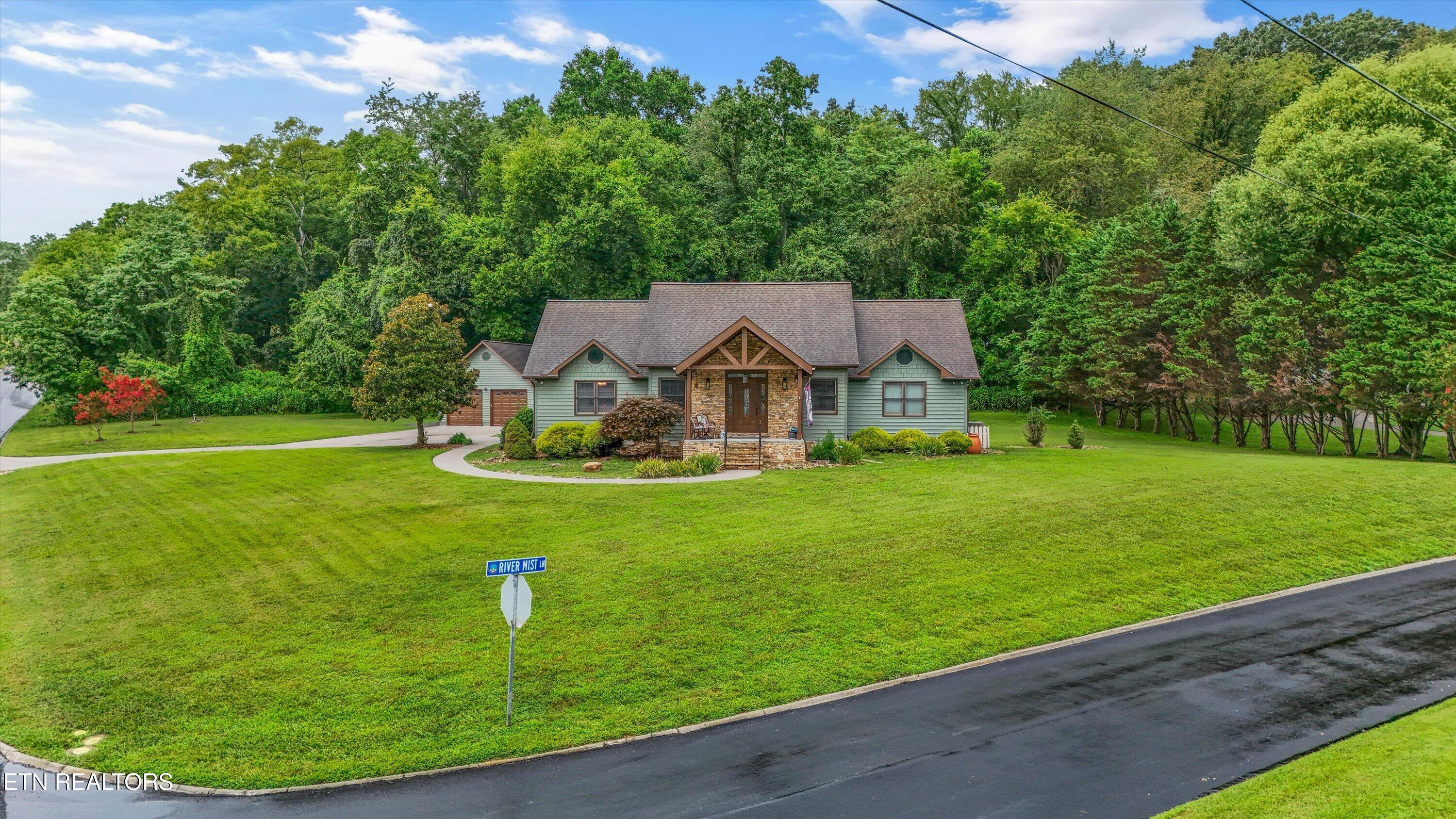 2939 Deep River Drive Sevierville TN 37876
