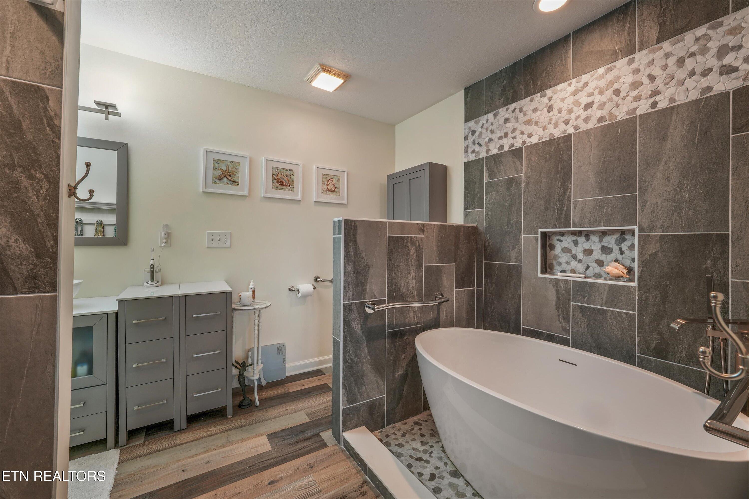 2939 Deep River Drive Sevierville TN 37876