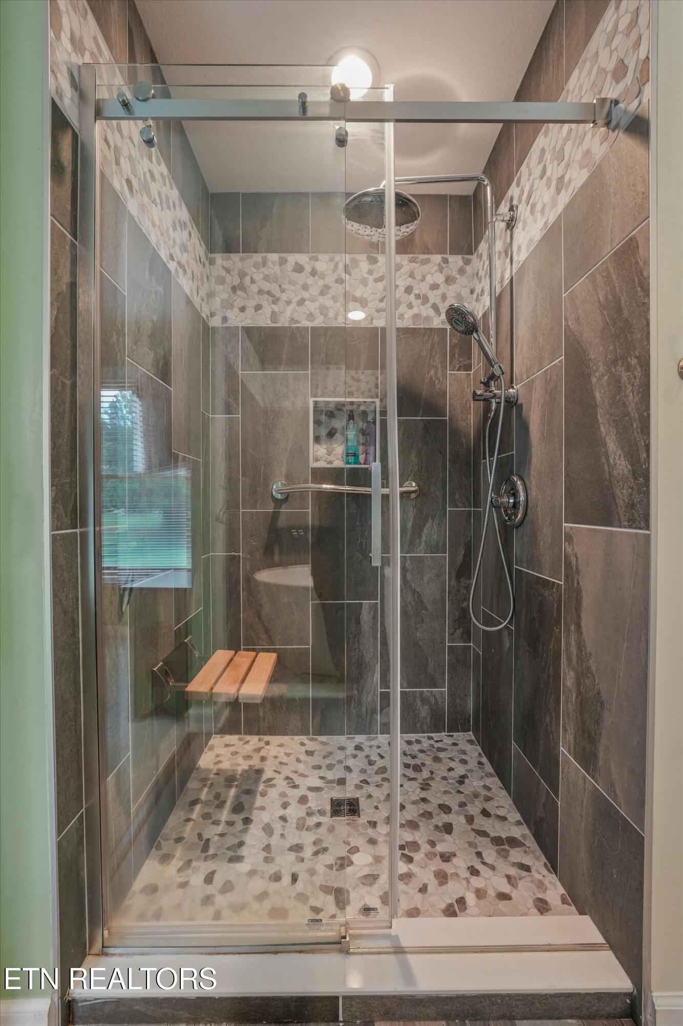 2939 Deep River Drive Sevierville TN 37876
