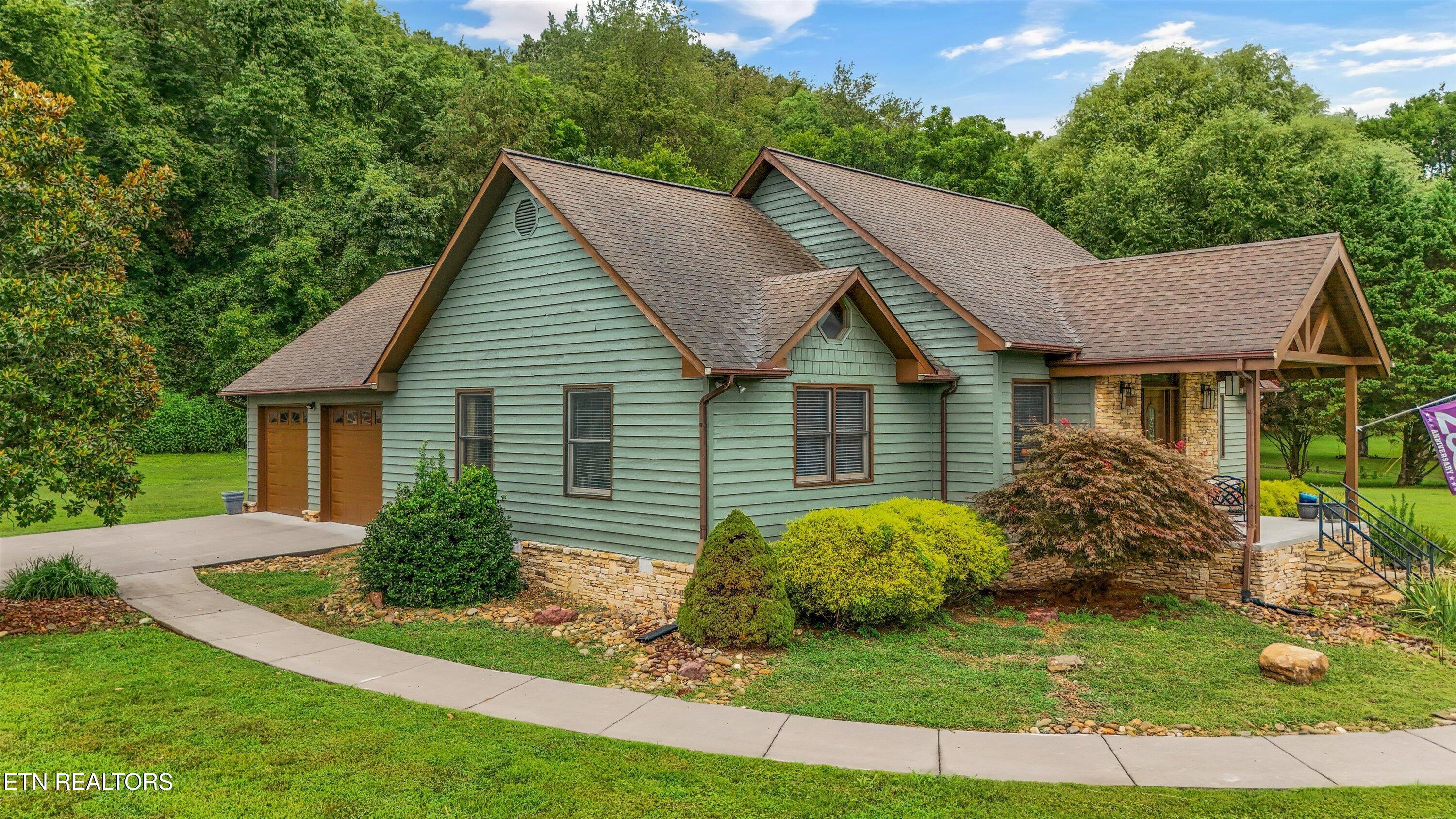 2939 Deep River Drive Sevierville TN 37876
