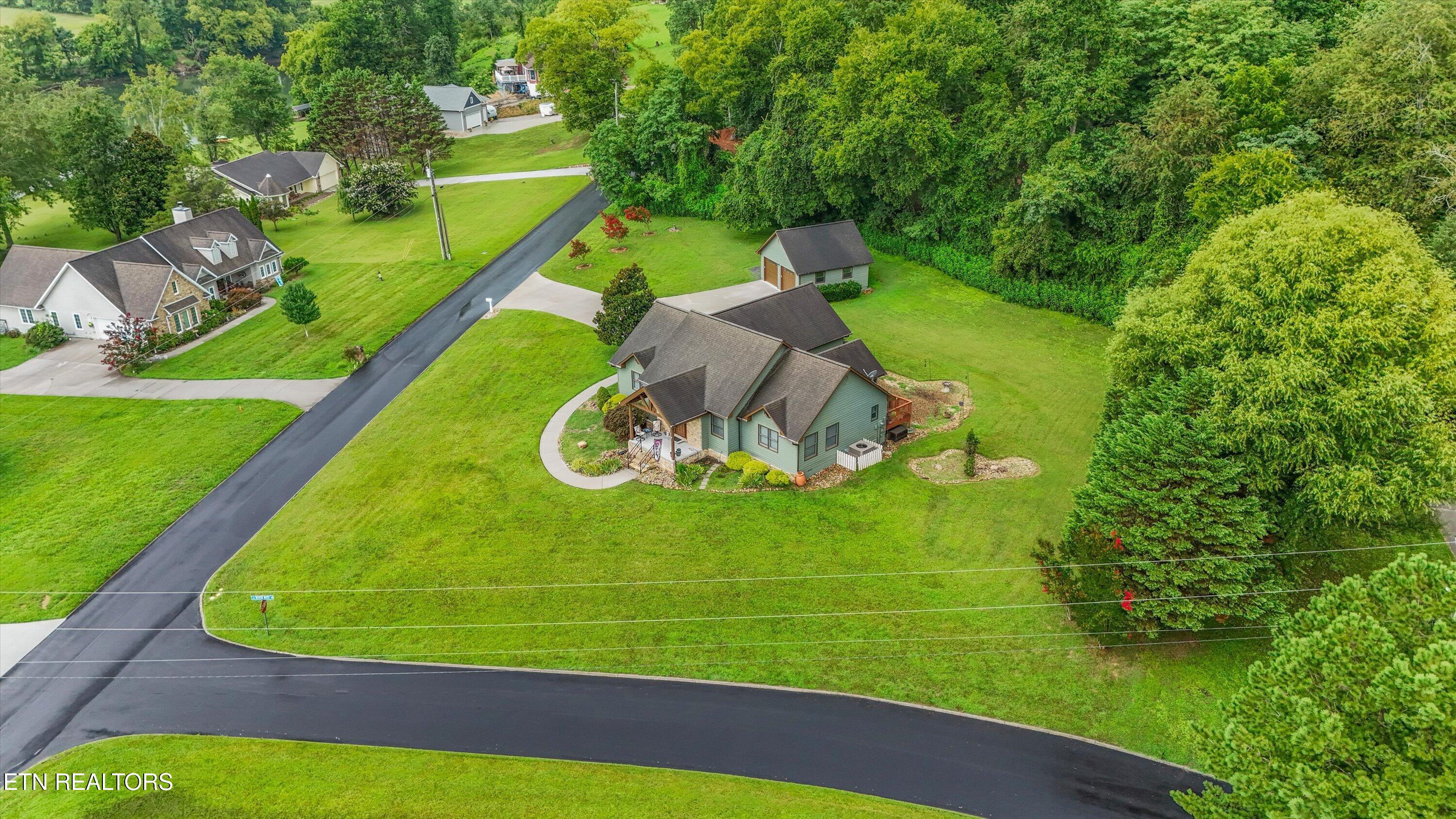 2939 Deep River Drive Sevierville TN 37876