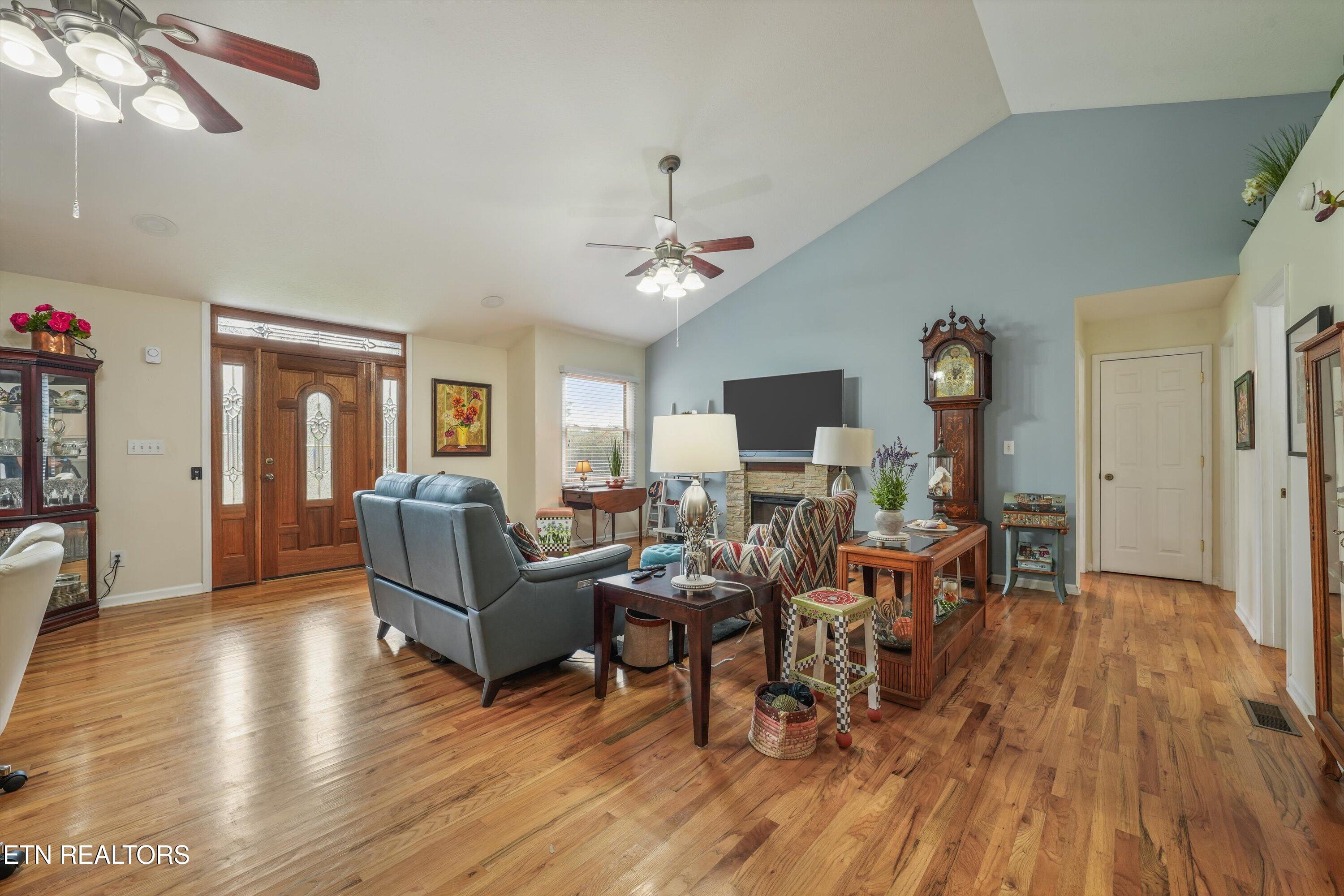 2939 Deep River Drive Sevierville TN 37876