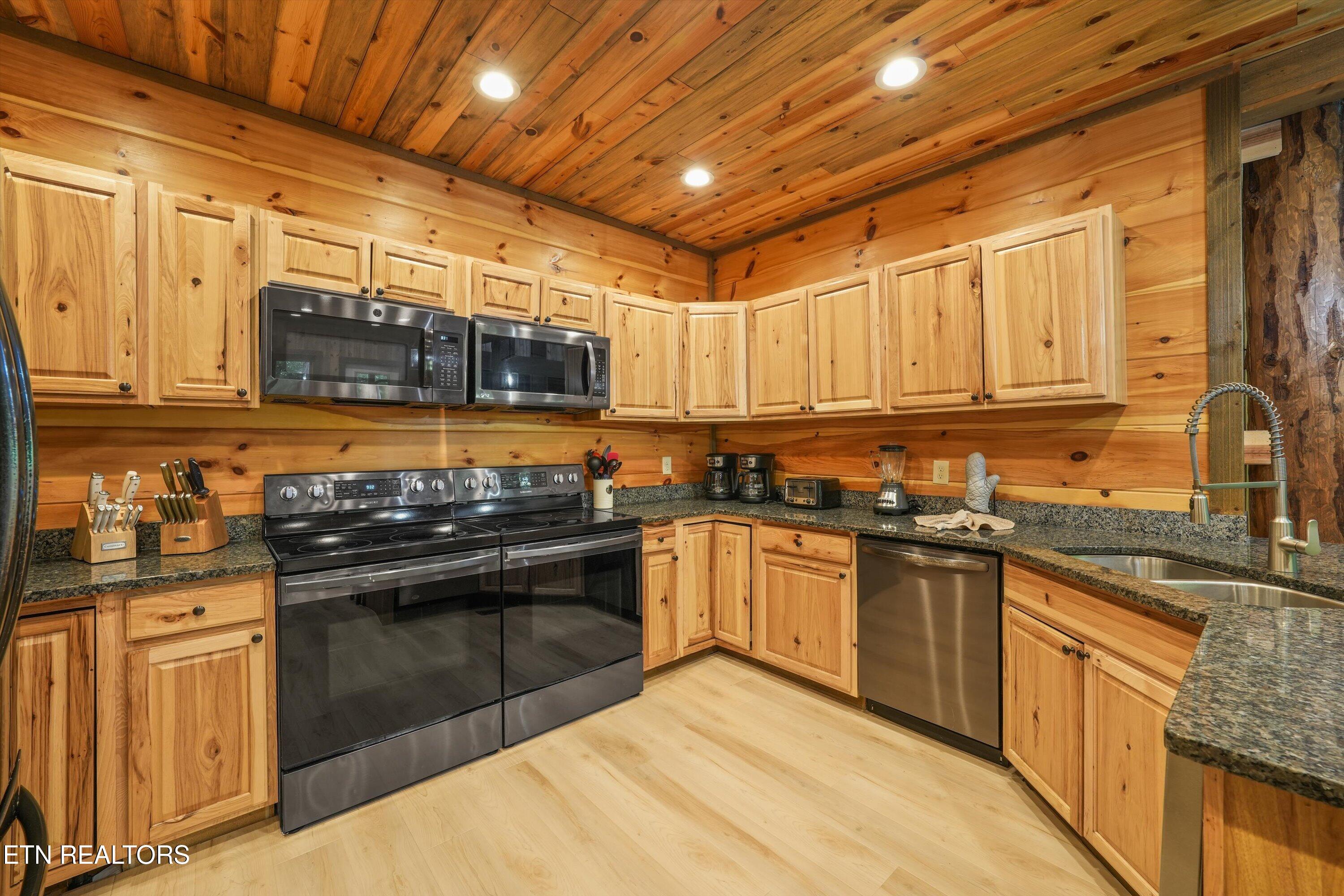 2716 Dayne Drive Sevierville TN 37876
