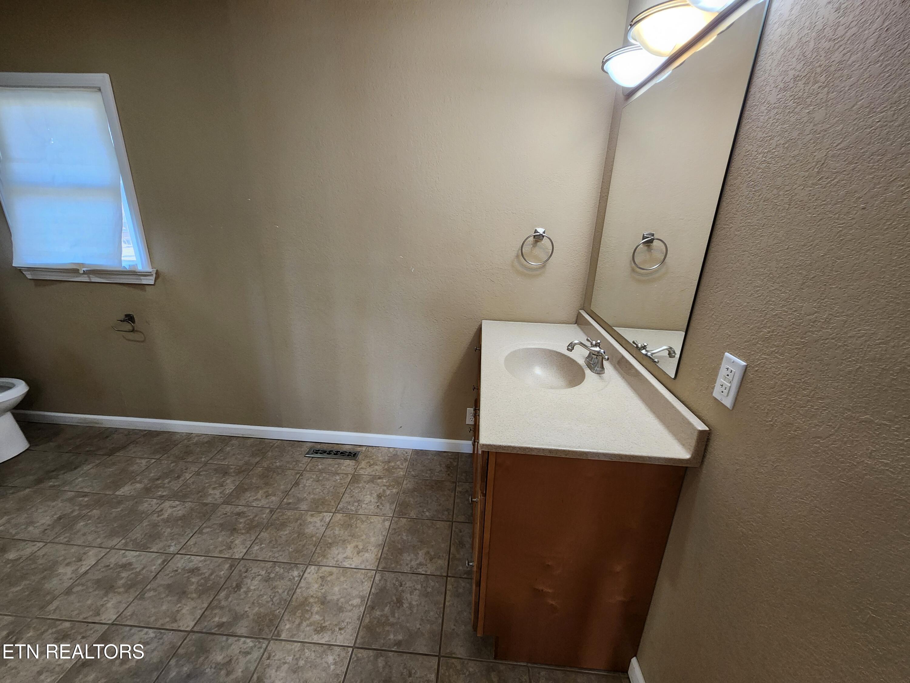 1620 Autry Way Knoxville TN 37909