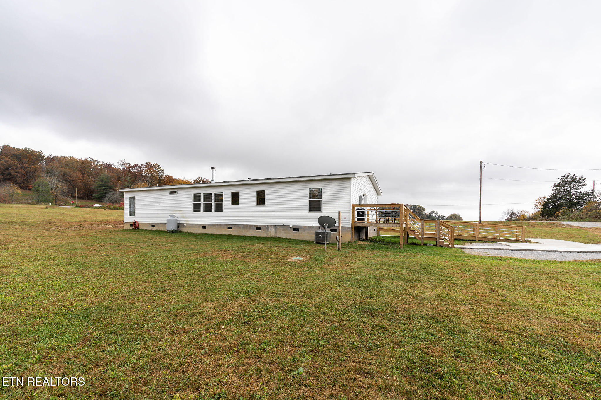 673 Aaron Davis Road Speedwell TN 37870