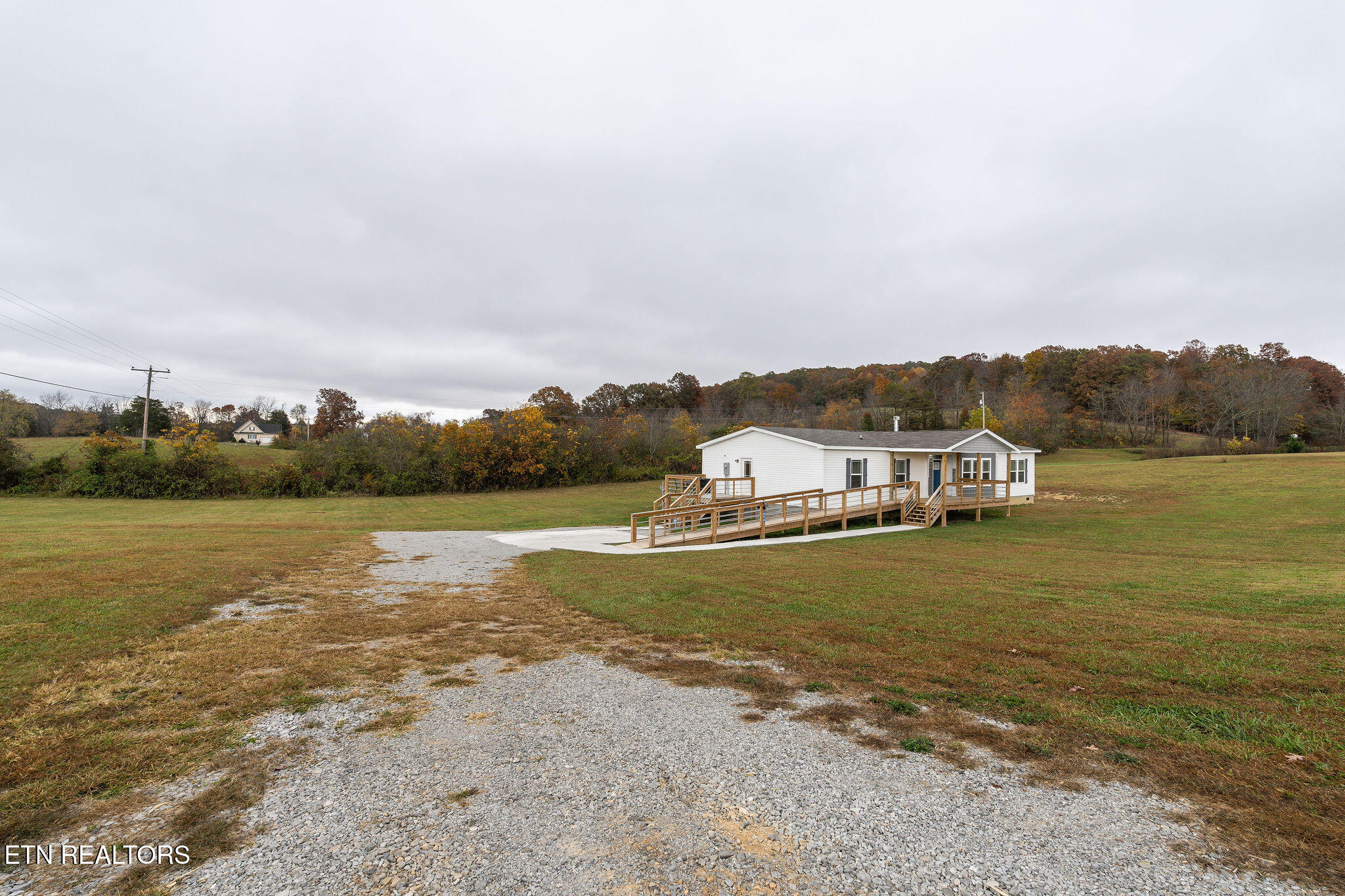 673 Aaron Davis Road Speedwell TN 37870