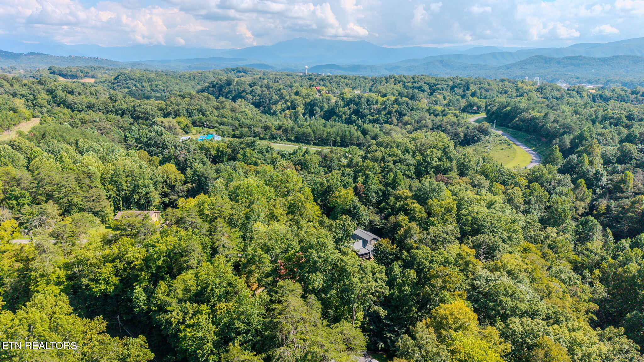 2136 Daisy Trail Pigeon Forge TN 37863
