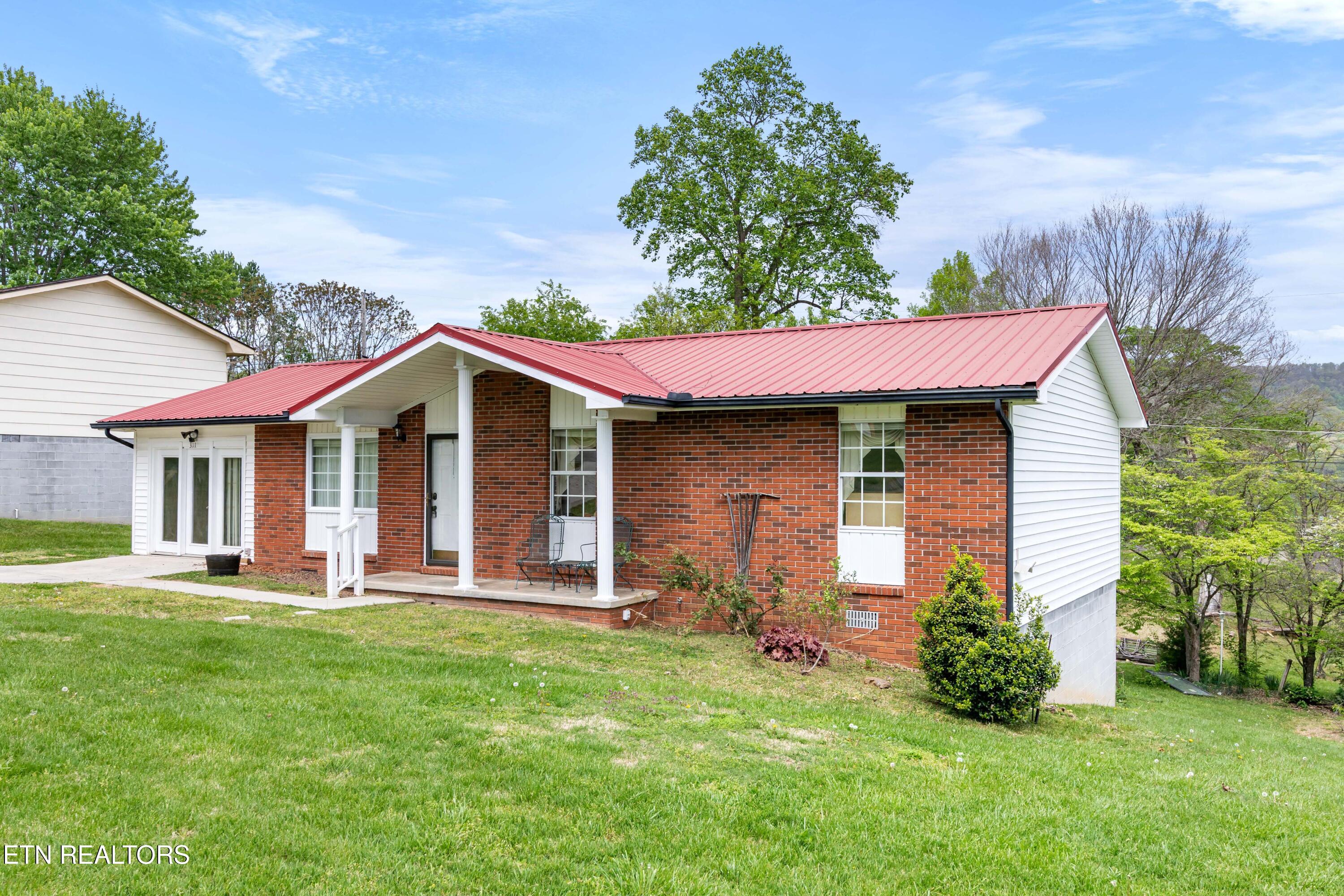 311 Thelma Circle Jacksboro TN 37757