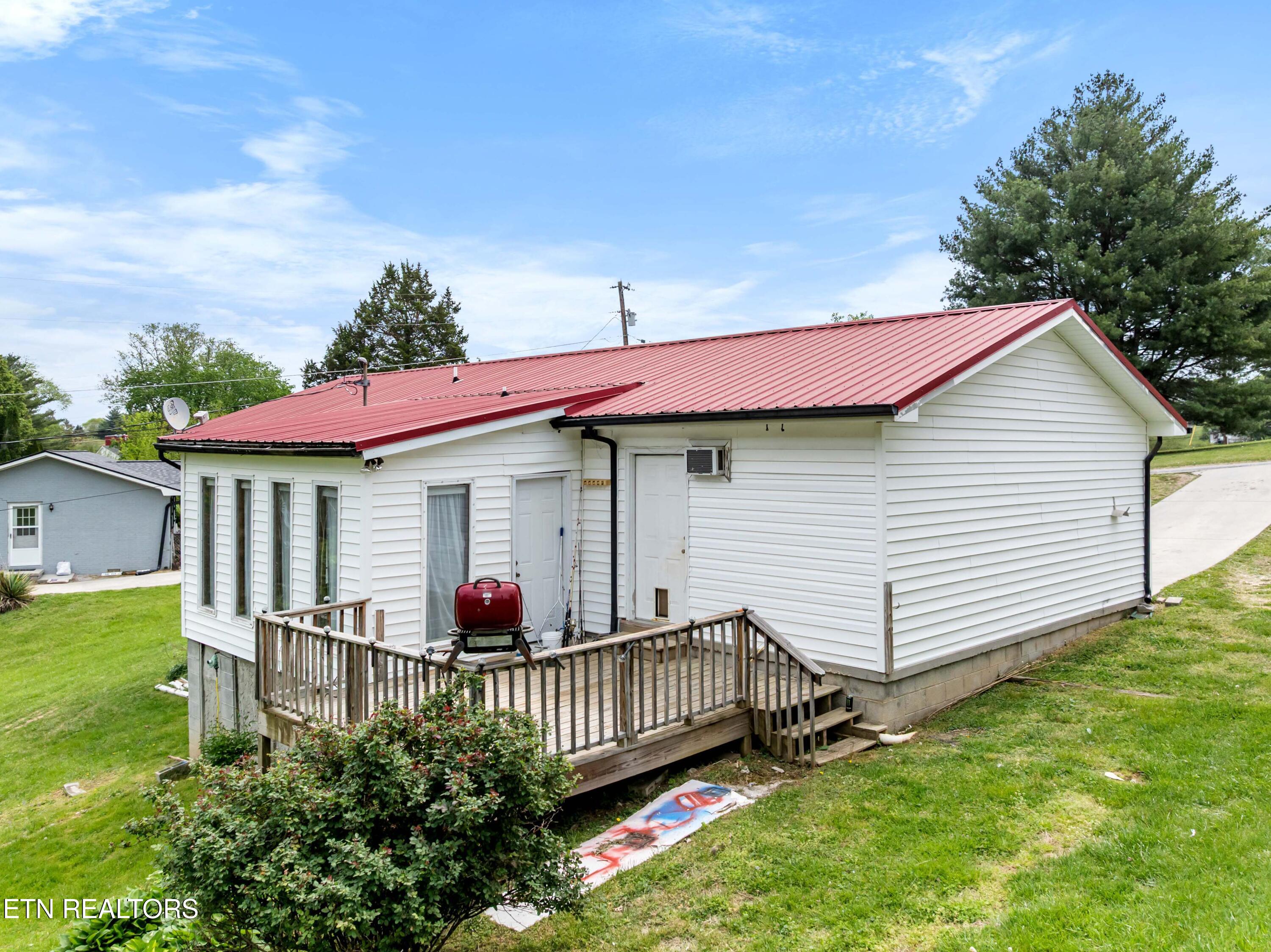 311 Thelma Circle Jacksboro TN 37757