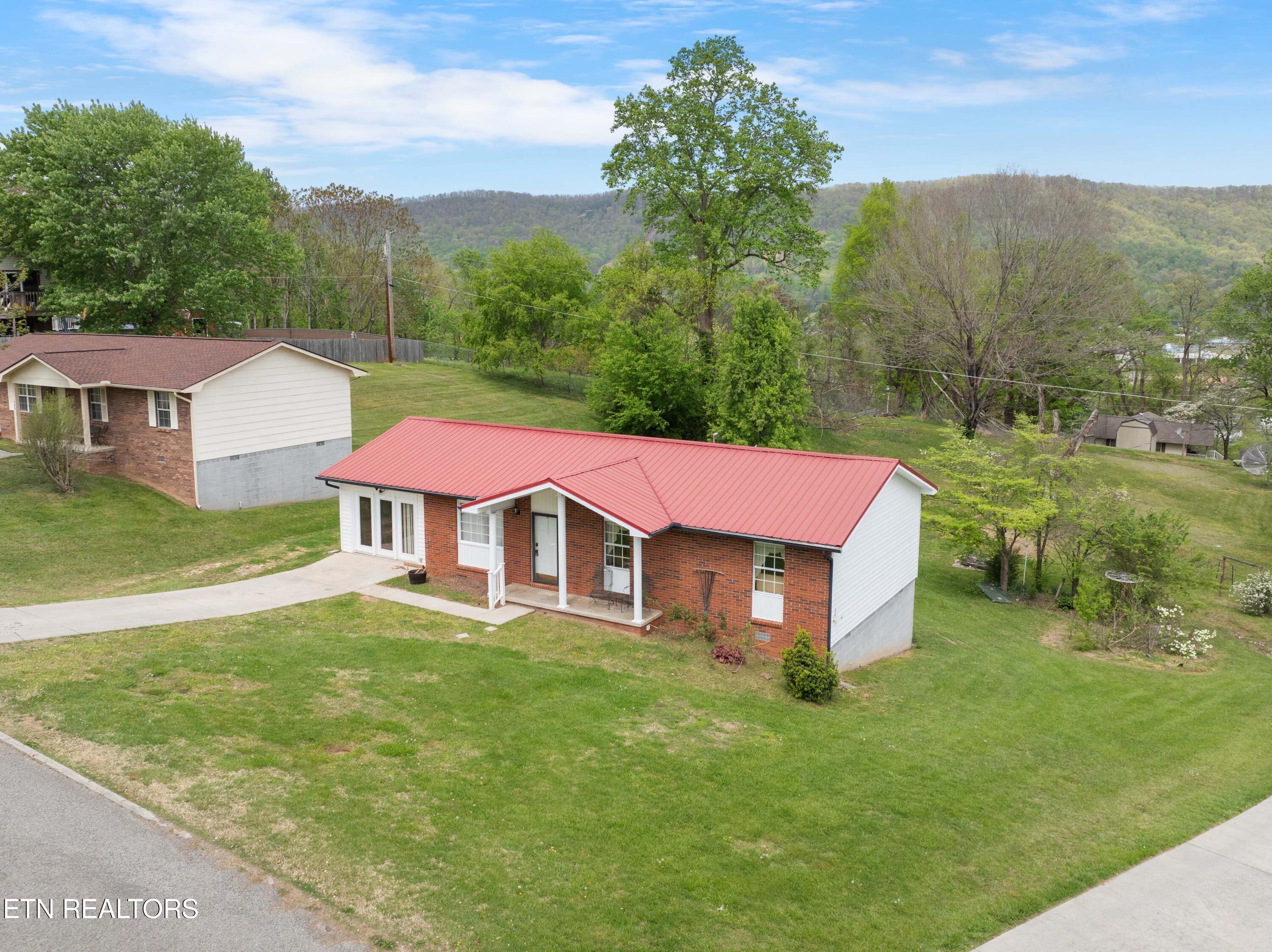 311 Thelma Circle Jacksboro TN 37757