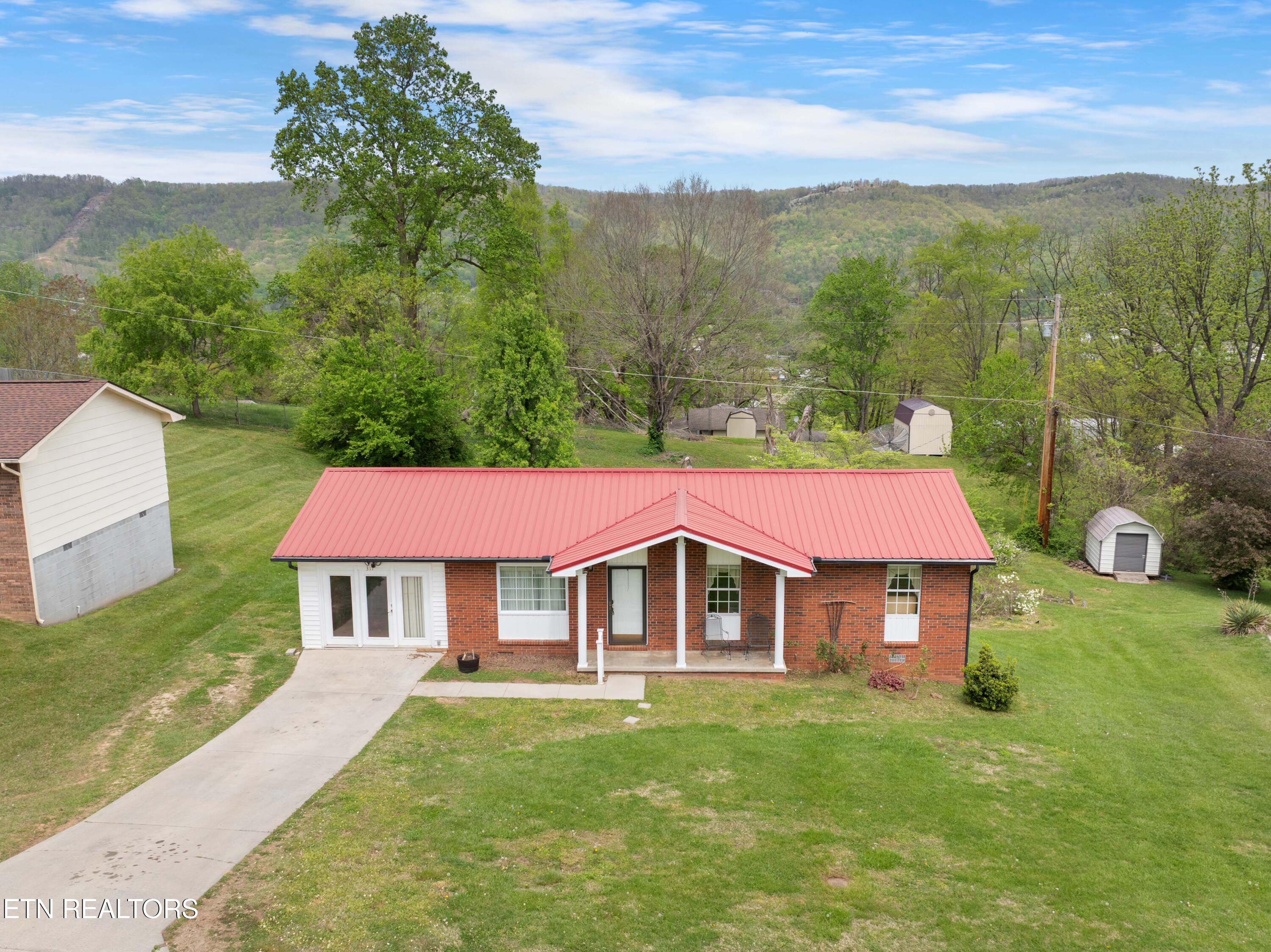 311 Thelma Circle Jacksboro TN 37757