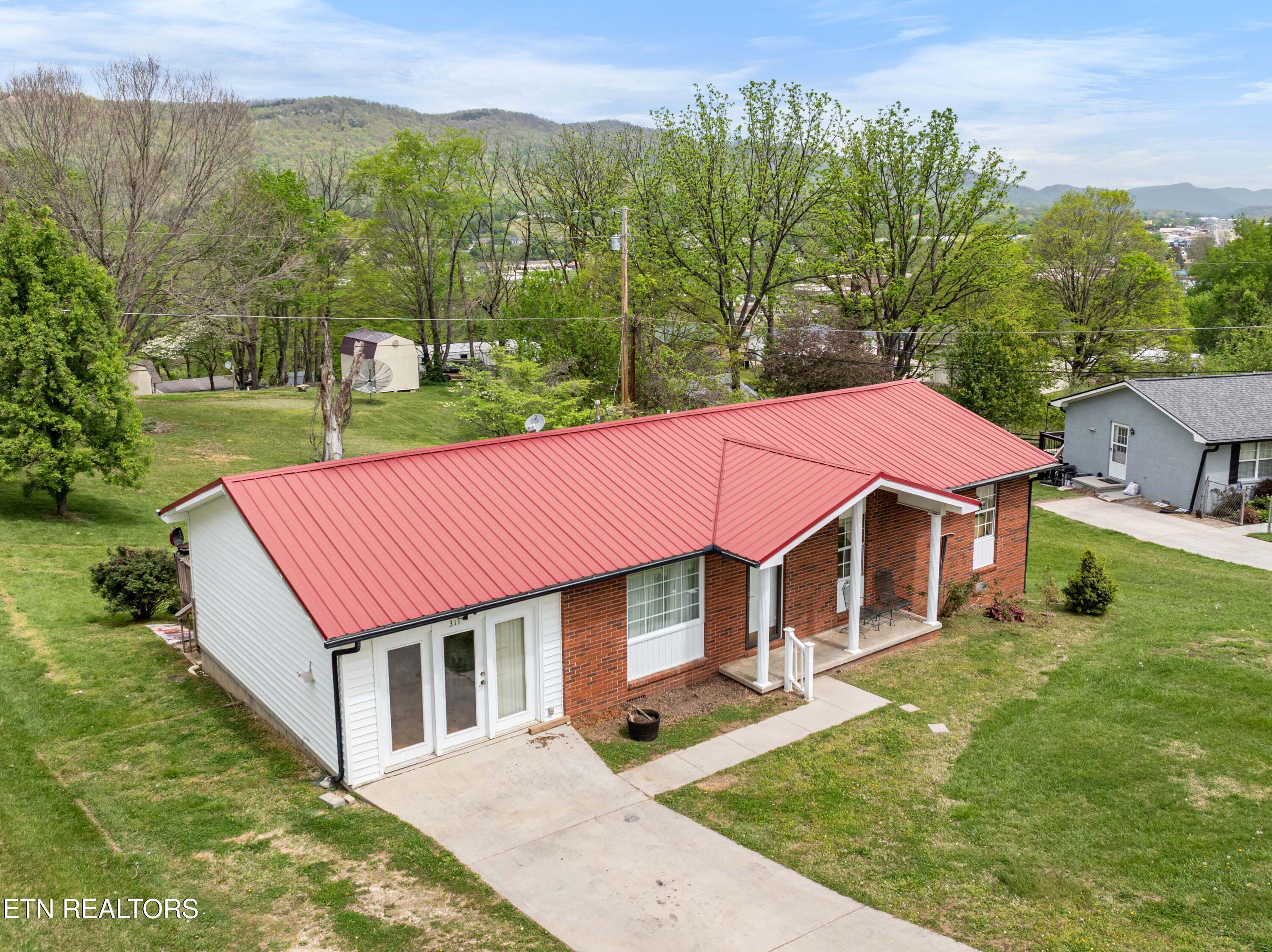 311 Thelma Circle Jacksboro TN 37757