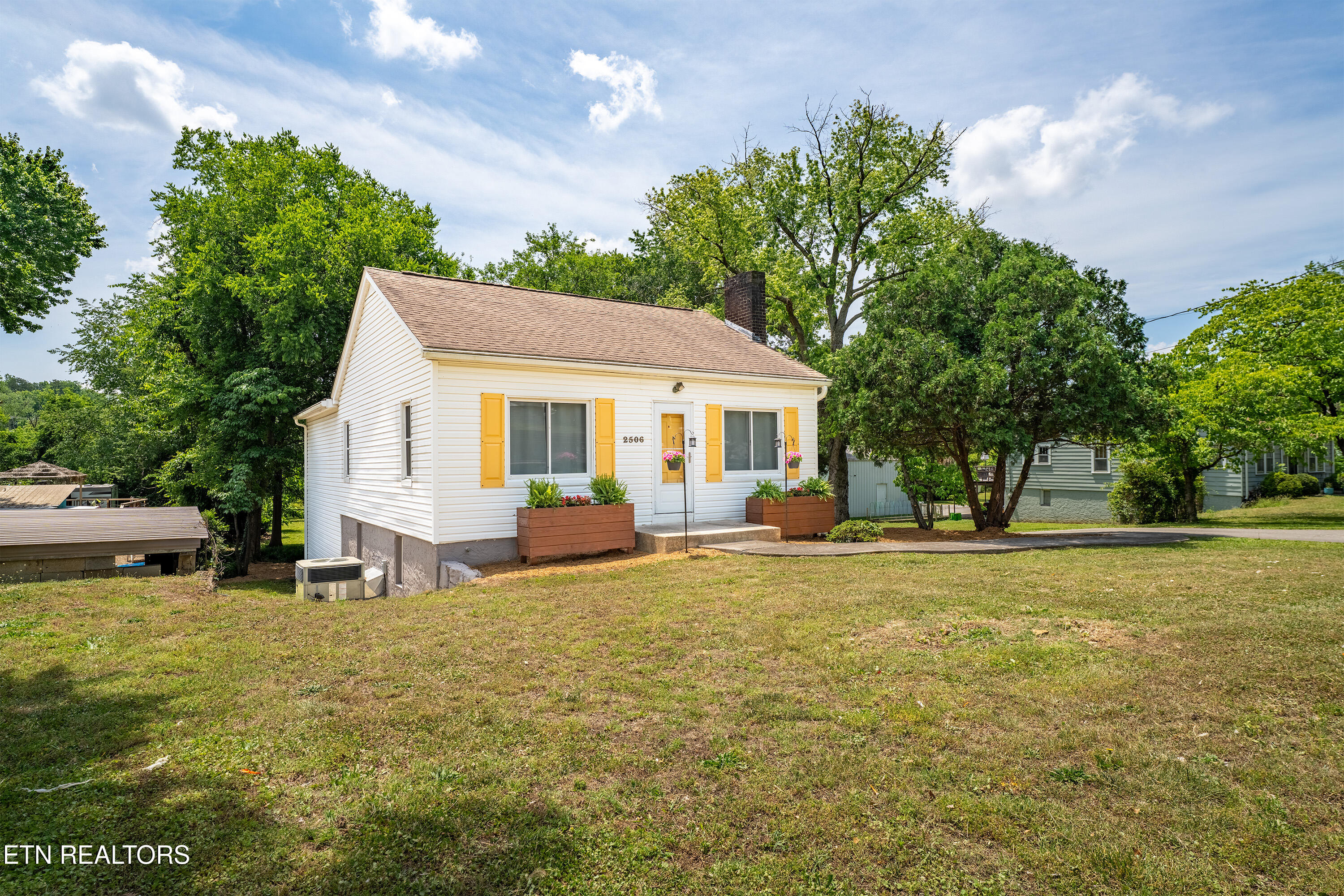 2506 Cedar Lane Knoxville TN 37918