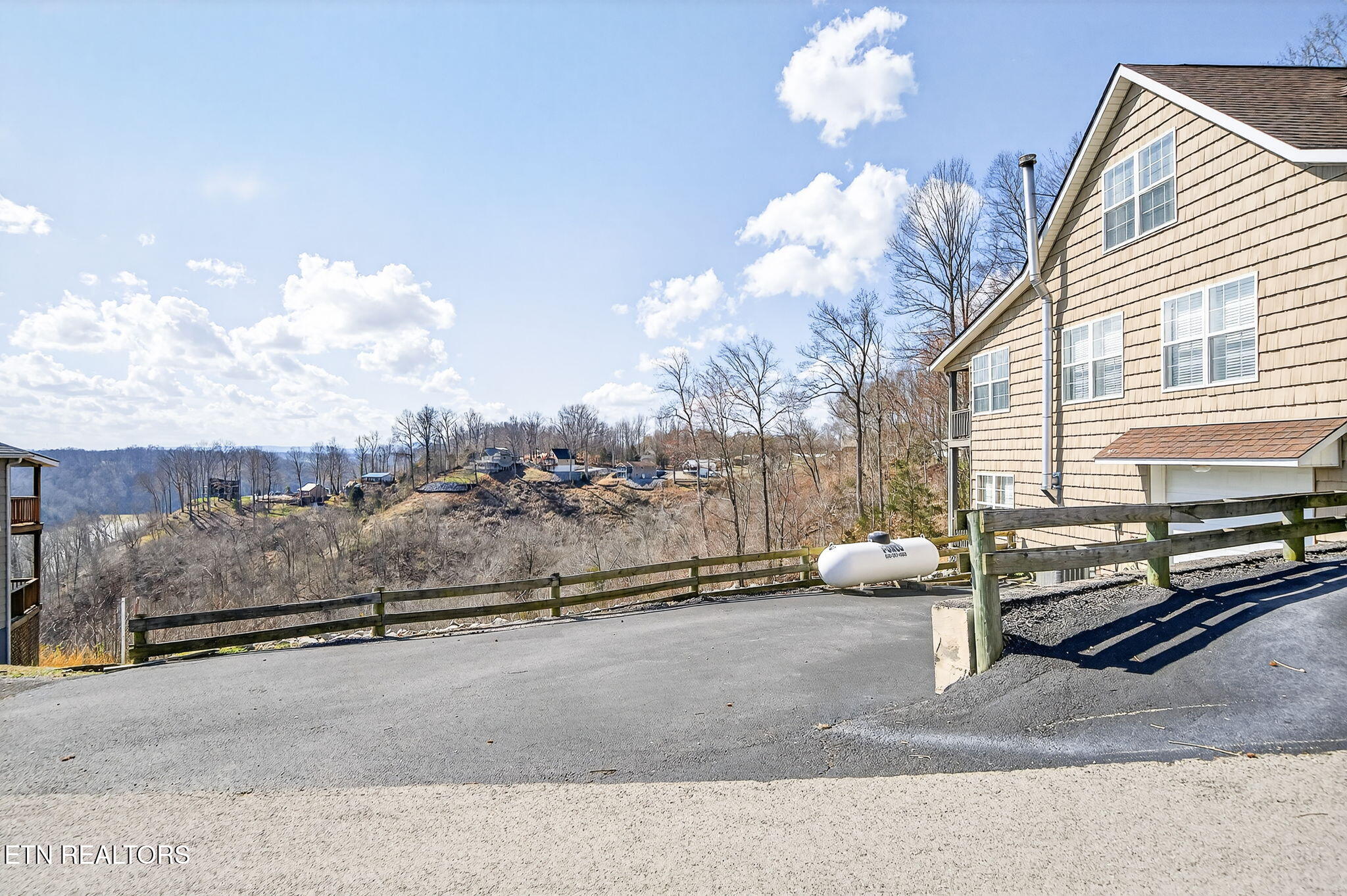 1020 Eastridge Drive Byrdstown TN 38549