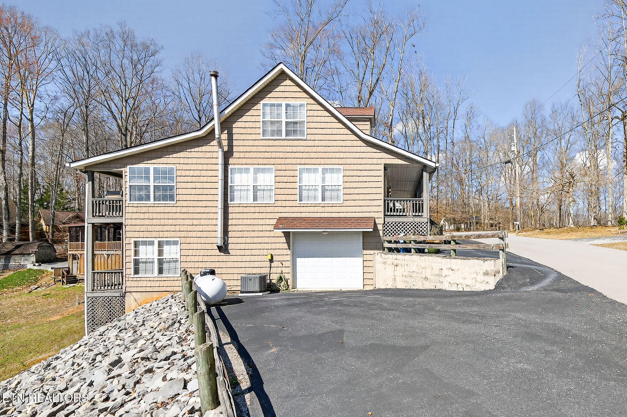 1020 Eastridge Drive Byrdstown TN 38549