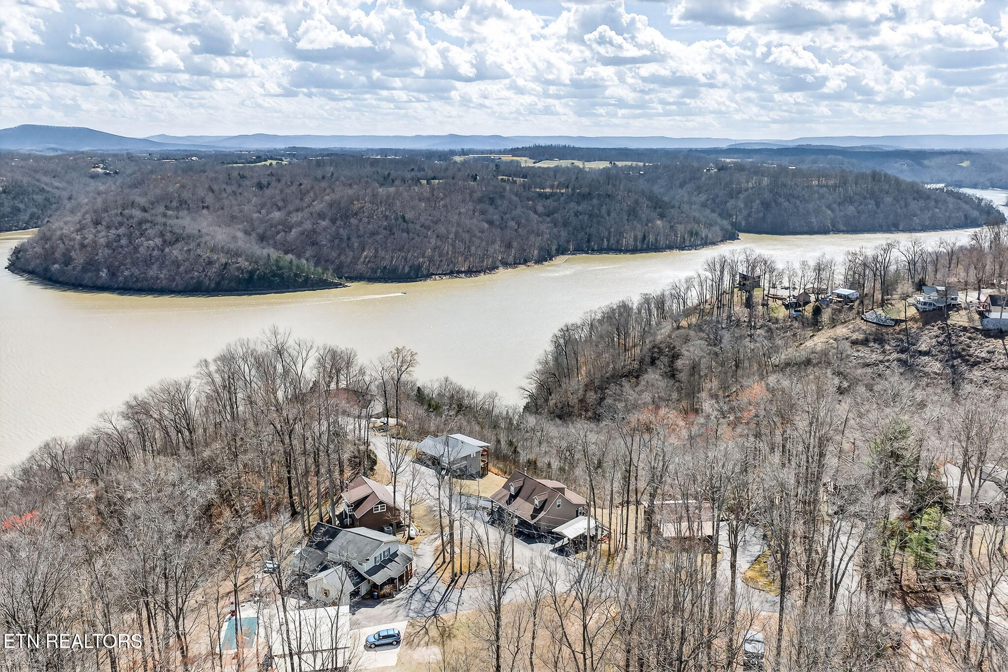 1020 Eastridge Drive Byrdstown TN 38549
